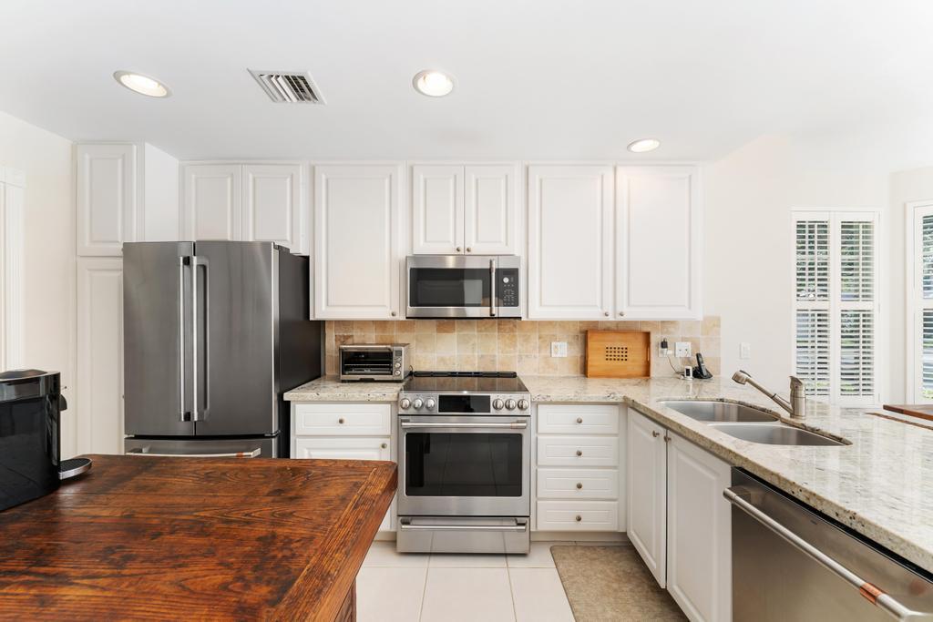 4103 Community Dr Jupiter, FL 33458