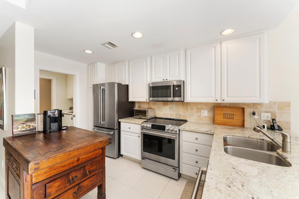 4103 Community Dr Jupiter, FL 33458