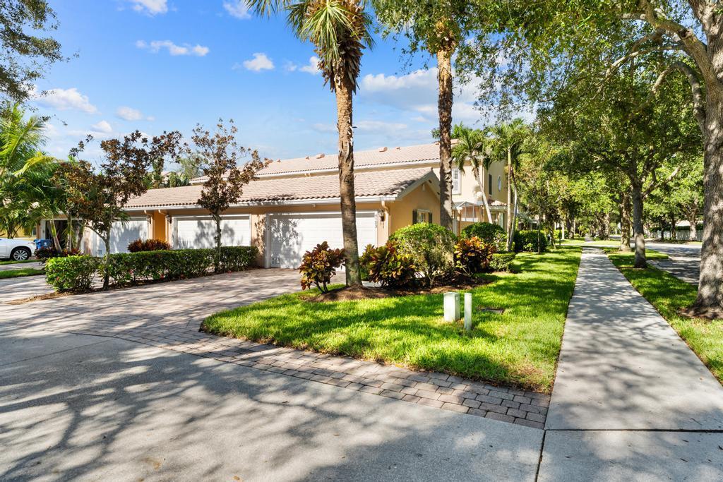 4103 Community Dr Jupiter, FL 33458