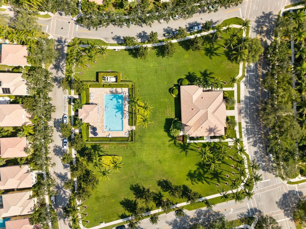 4103 Community Dr Jupiter, FL 33458