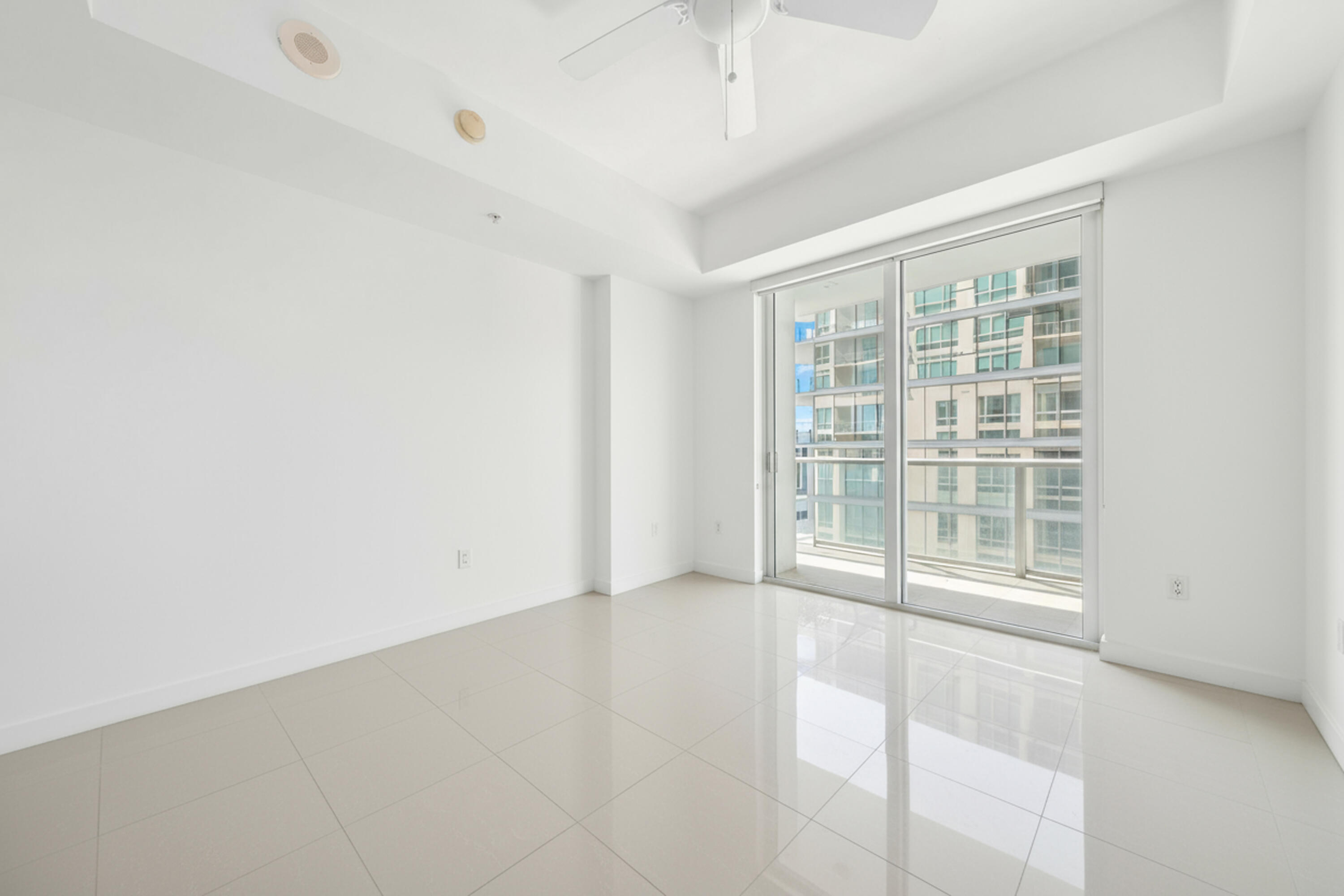 image Met 1 Condo10