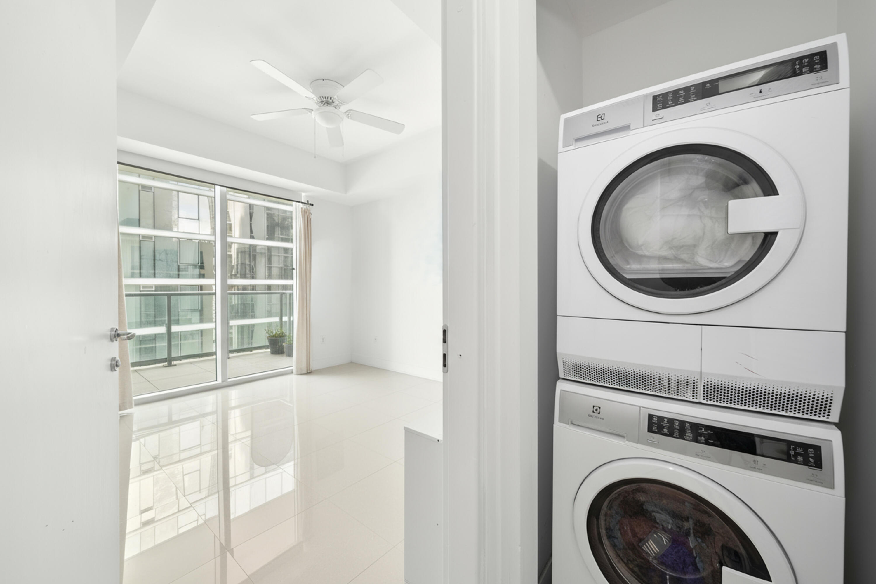 image Met 1 Condo11