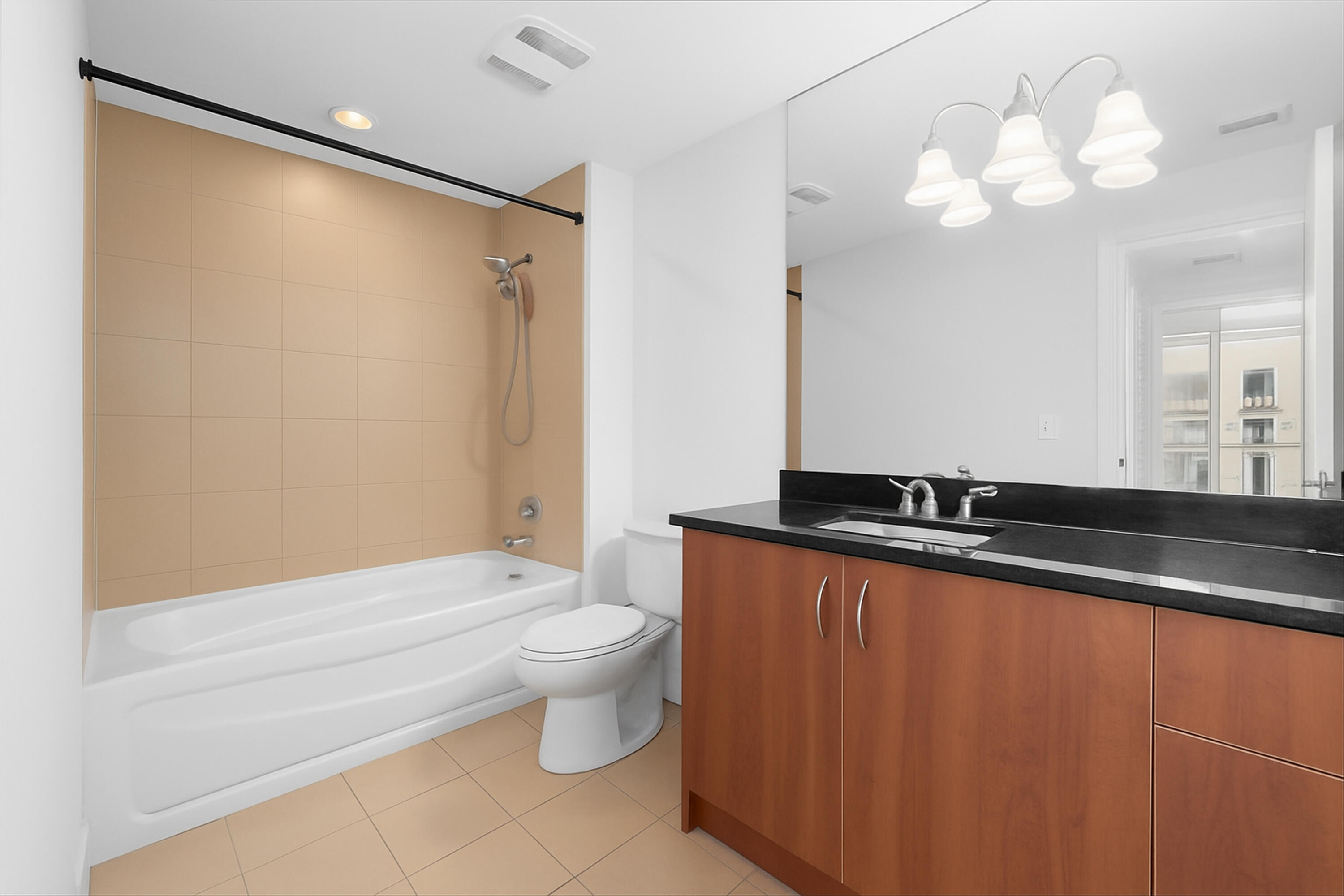 image Met 1 Condo12