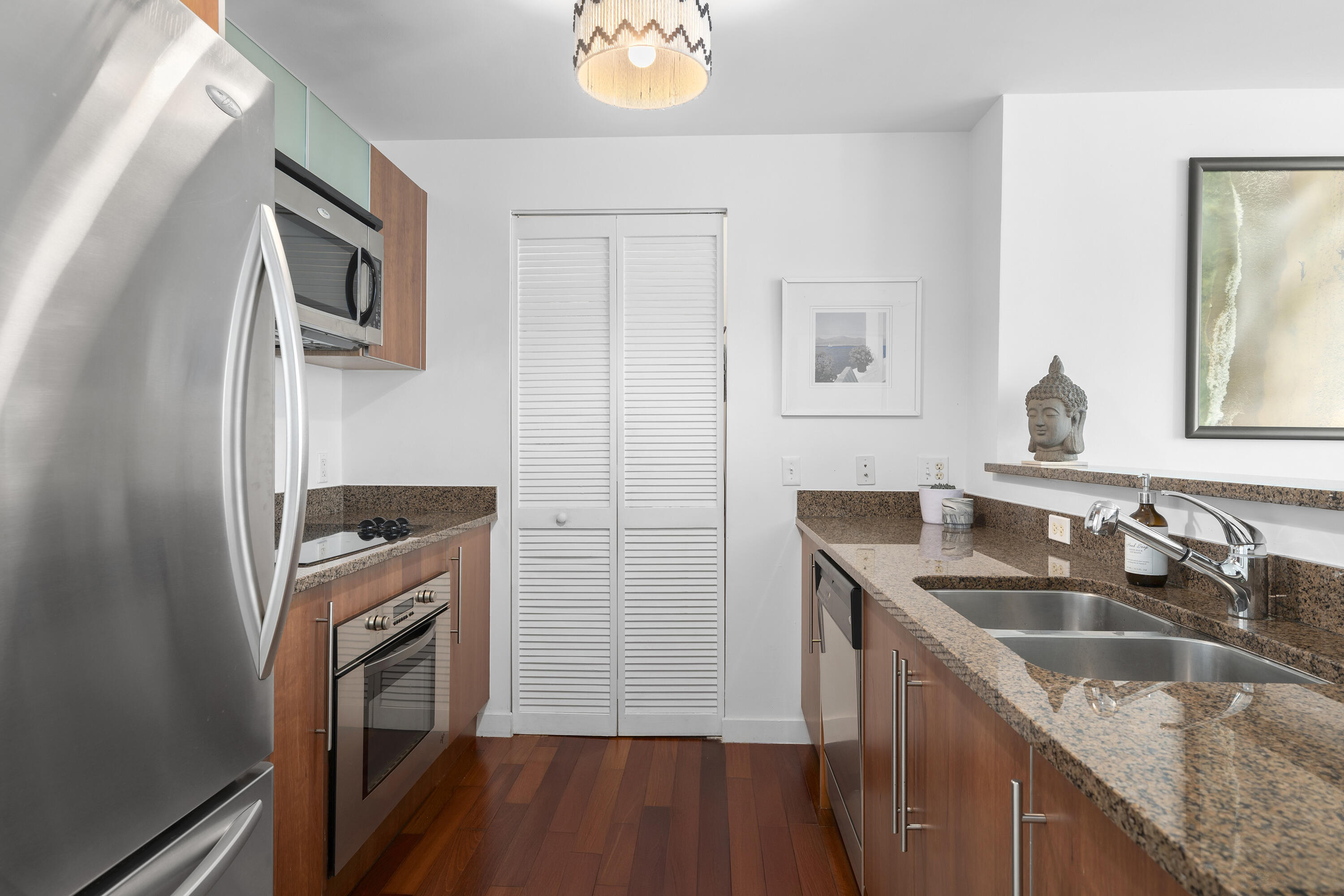 image Met 1 Condo18