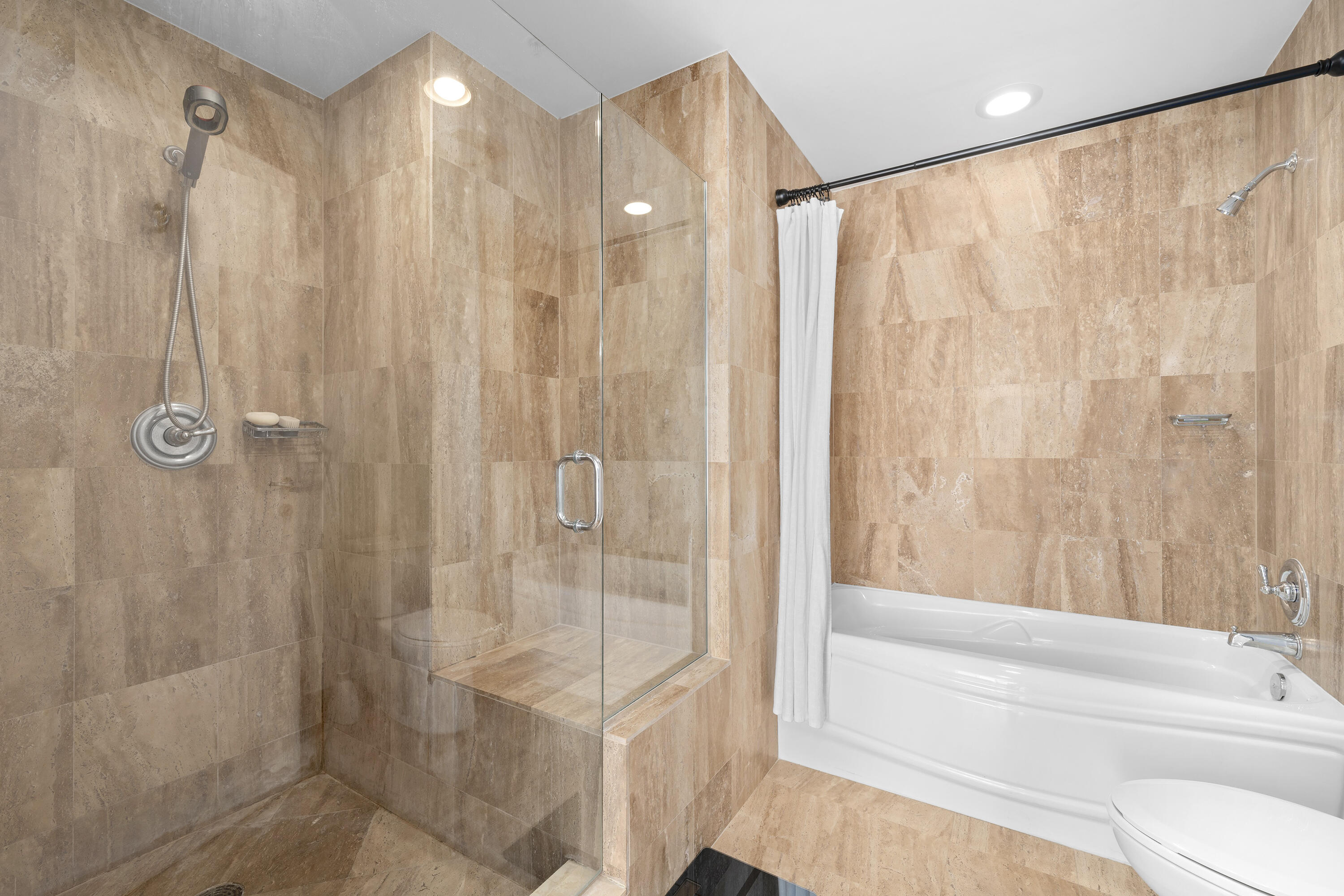 image Met 1 Condo7