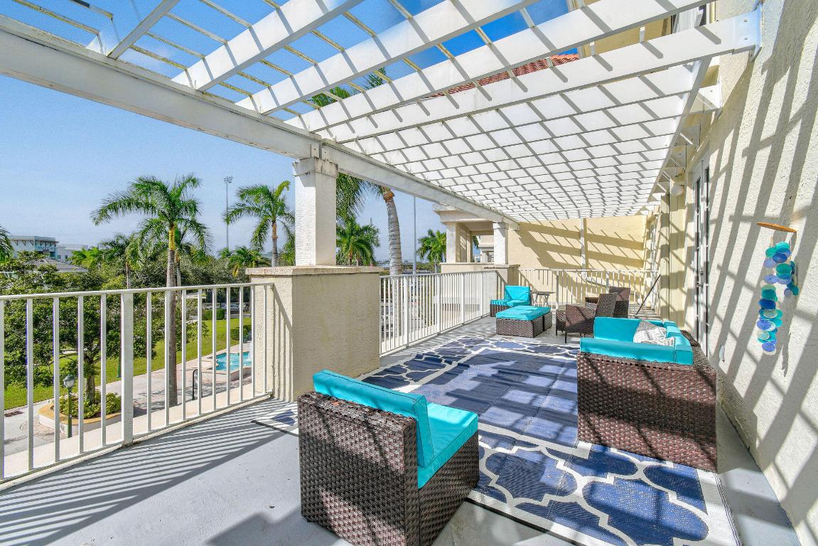 1200 Town Ctr #326 Jupiter, FL 33458
