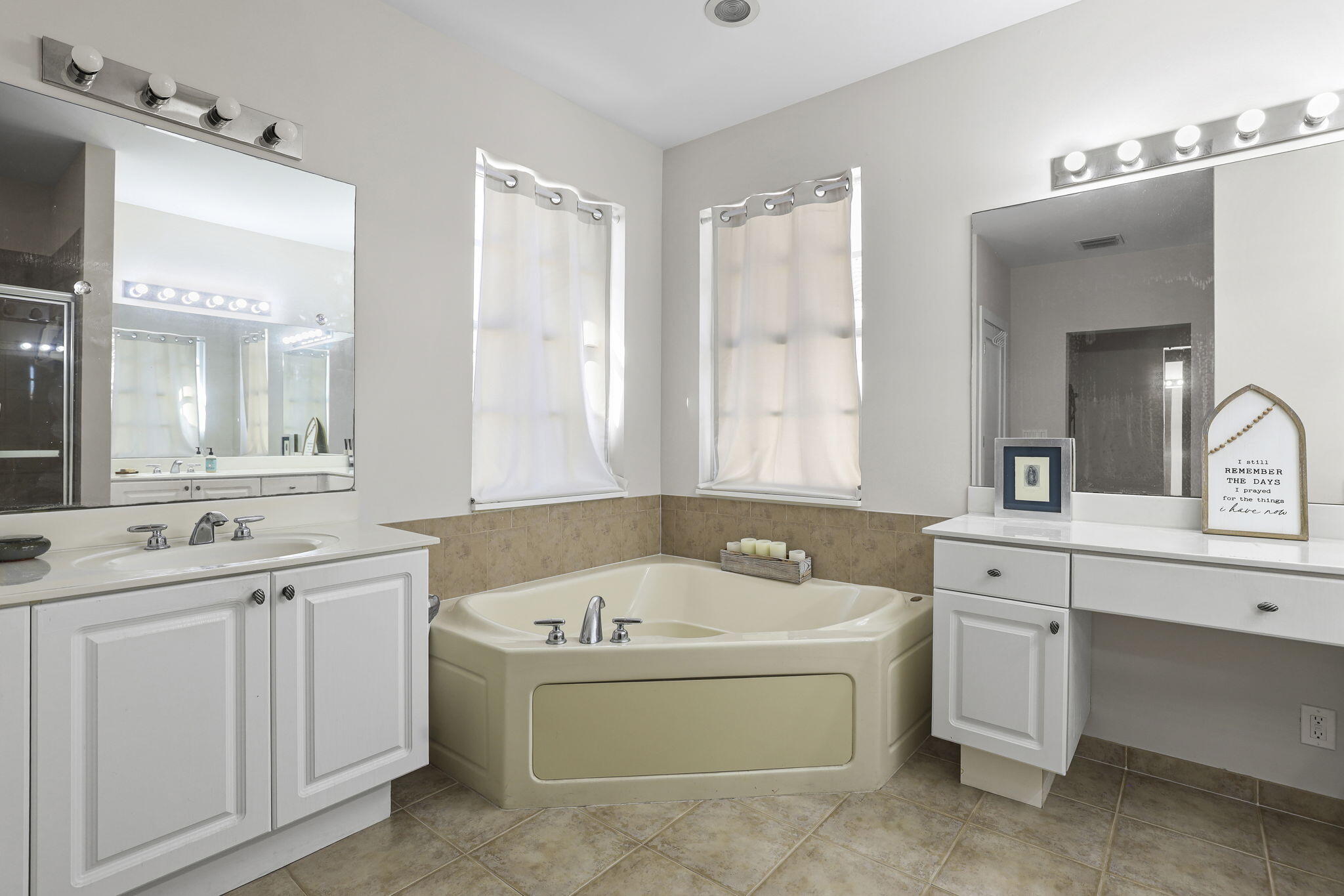 122 Via Castilla Jupiter, FL 33458