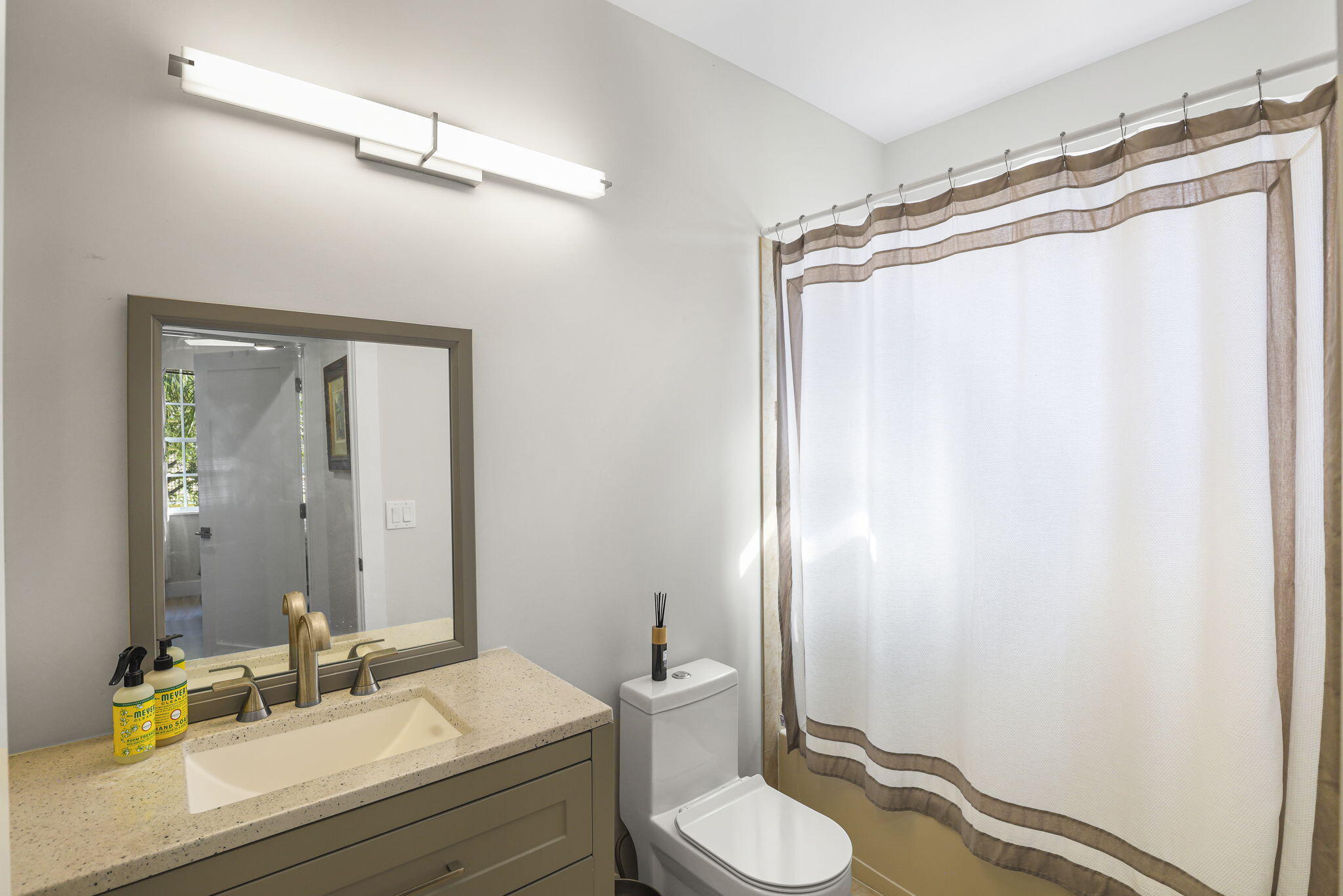 122 Via Castilla Jupiter, FL 33458