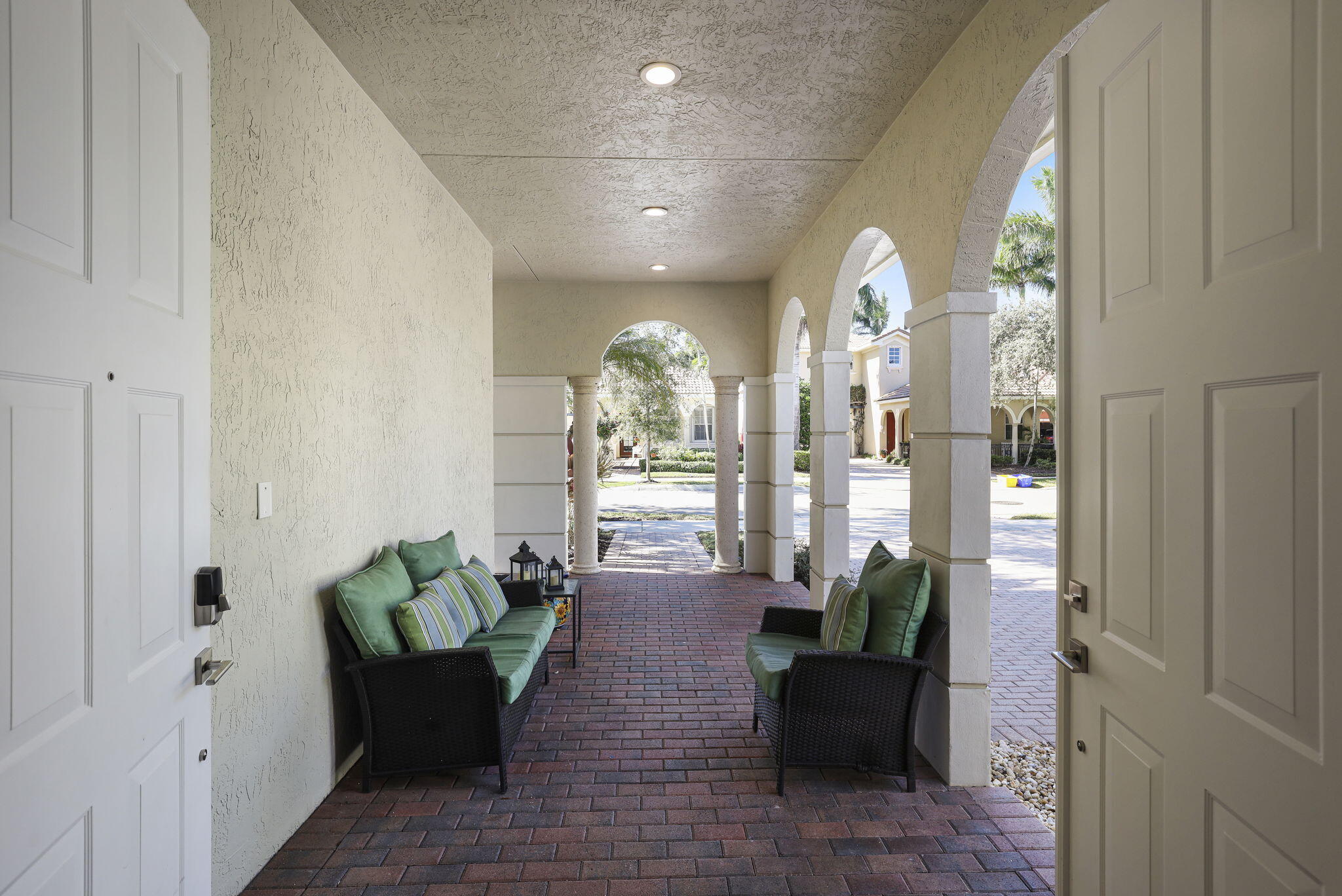 122 Via Castilla Jupiter, FL 33458