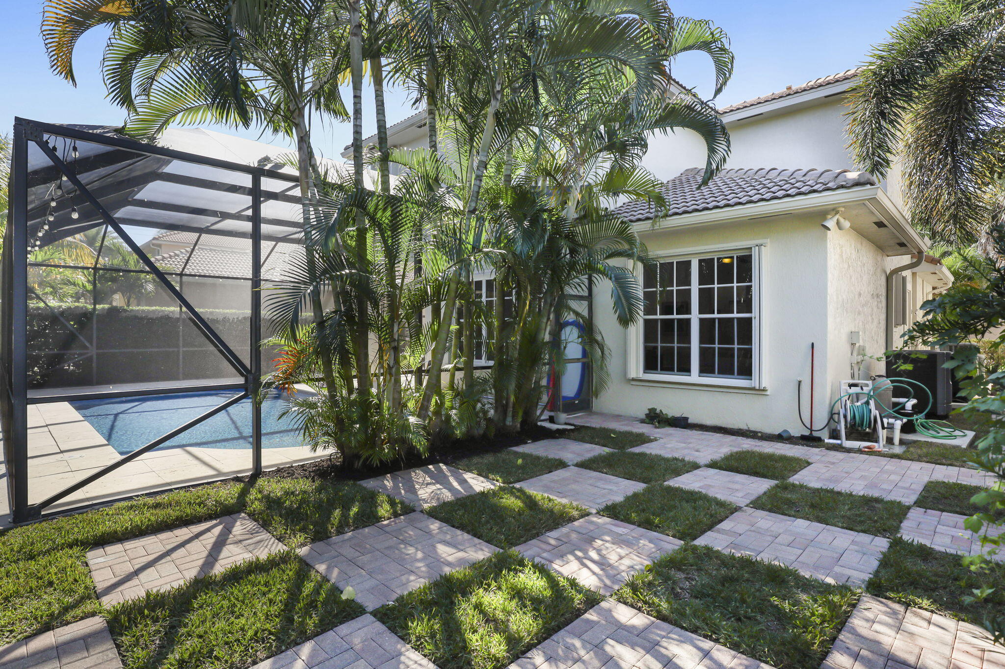 122 Via Castilla Jupiter, FL 33458