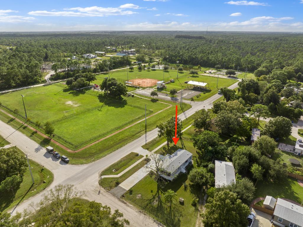 218 S Maple St Fellsmere, FL 32948