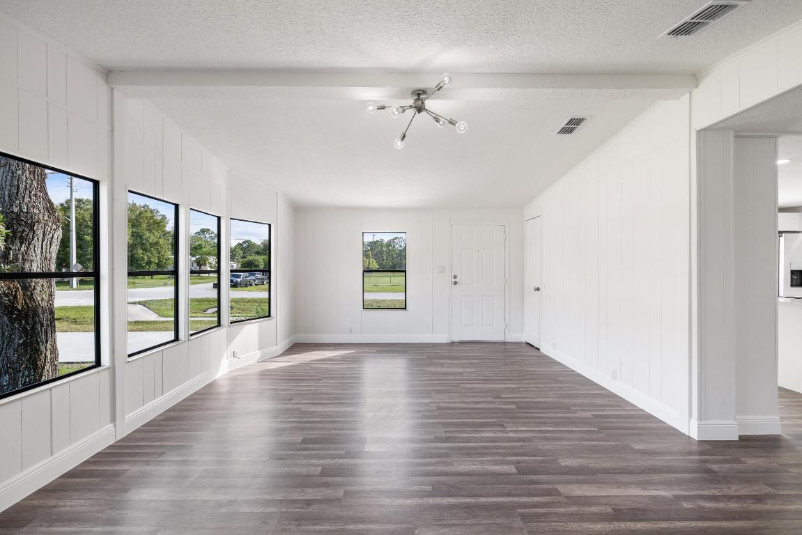 218 S Maple St Fellsmere, FL 32948