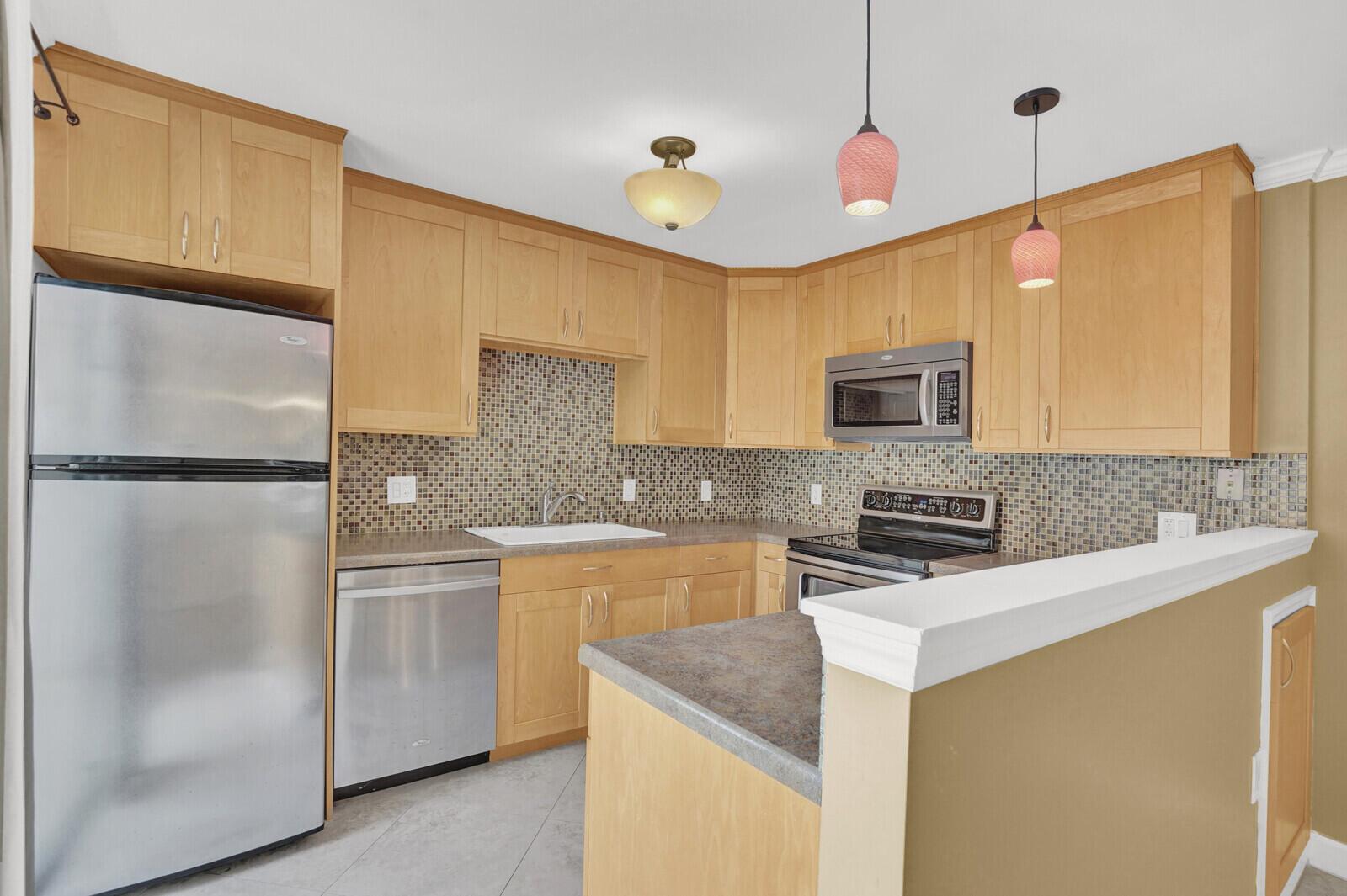 3313 Meridian Way #C Palm Beach Gardens, FL 33410