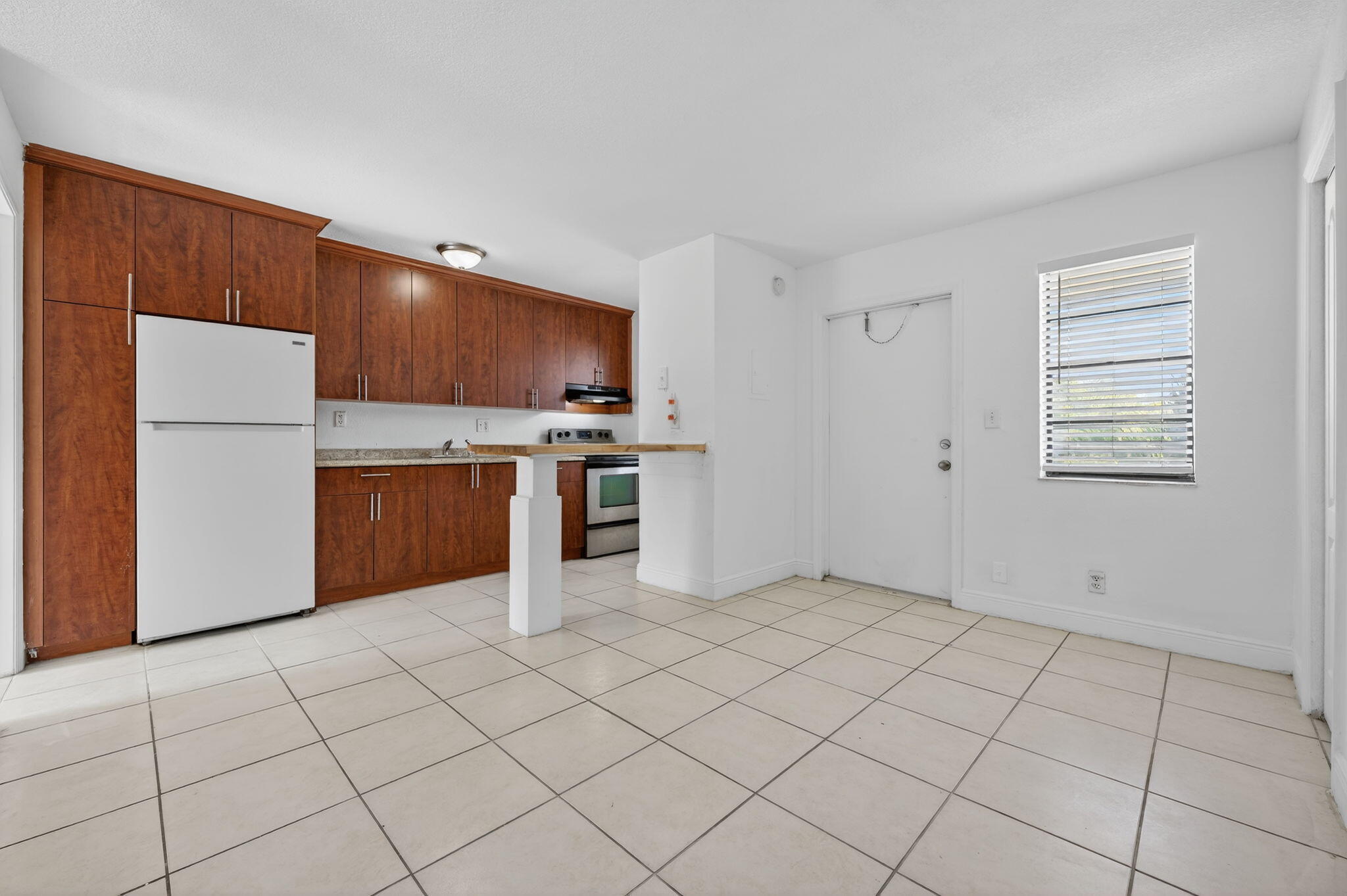4081 N Dixie #17