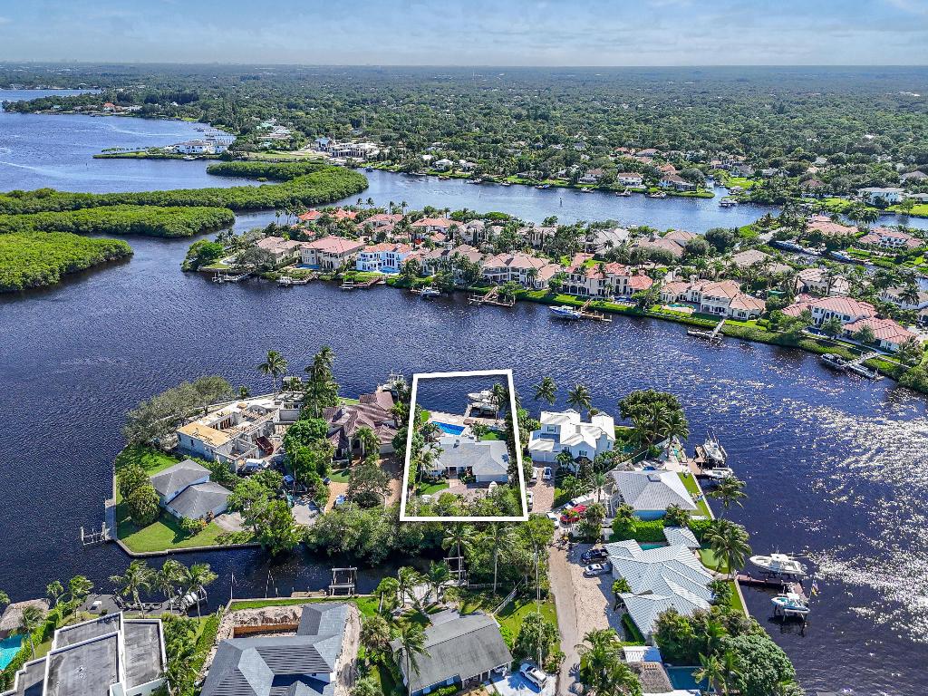 9195 SE Cove Pt Jupiter, FL 33469