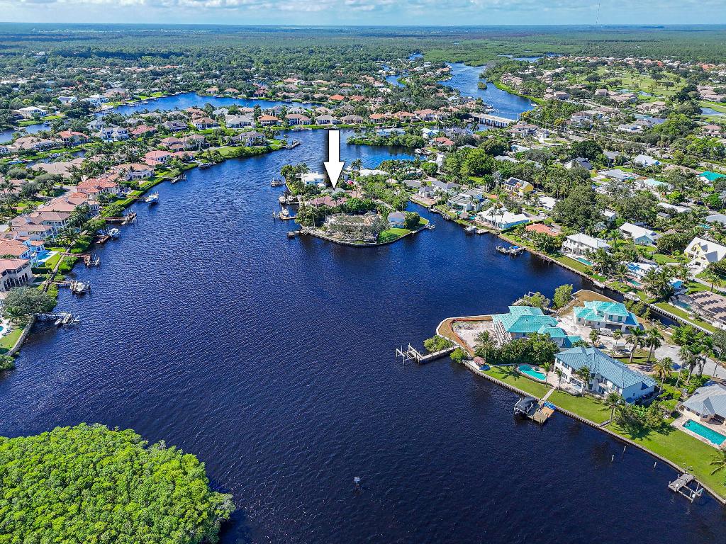 9195 SE Cove Pt Jupiter, FL 33469