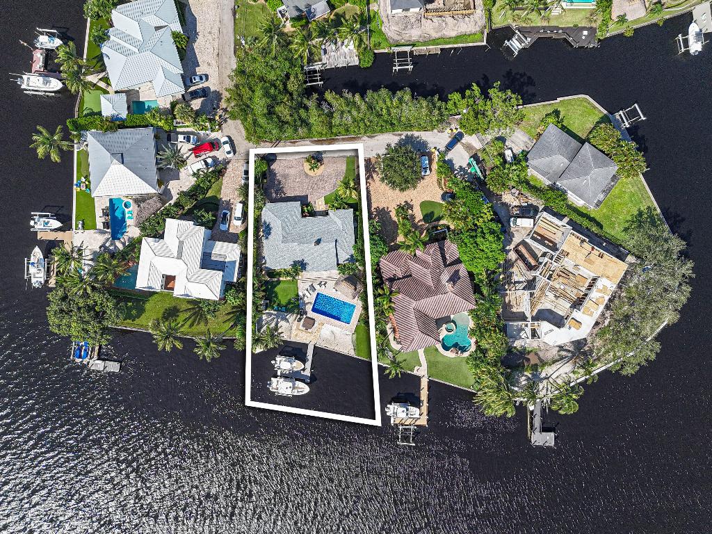 9195 SE Cove Pt Jupiter, FL 33469