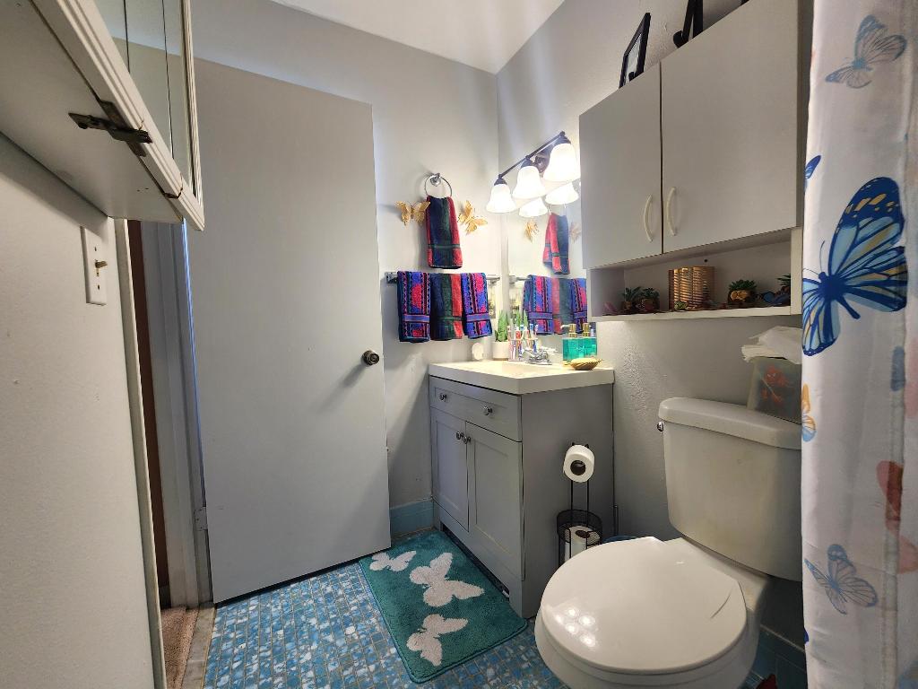 7235 Pine Blf Lake Worth, FL 33467