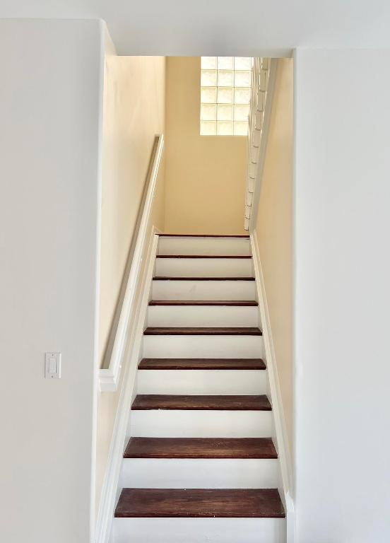 6069 Desert Inn Lake Worth, FL 33463