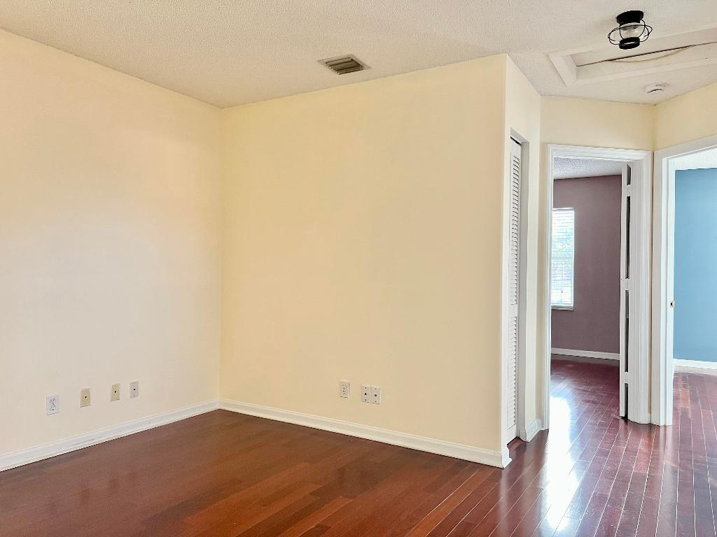 6069 Desert Inn Lake Worth, FL 33463