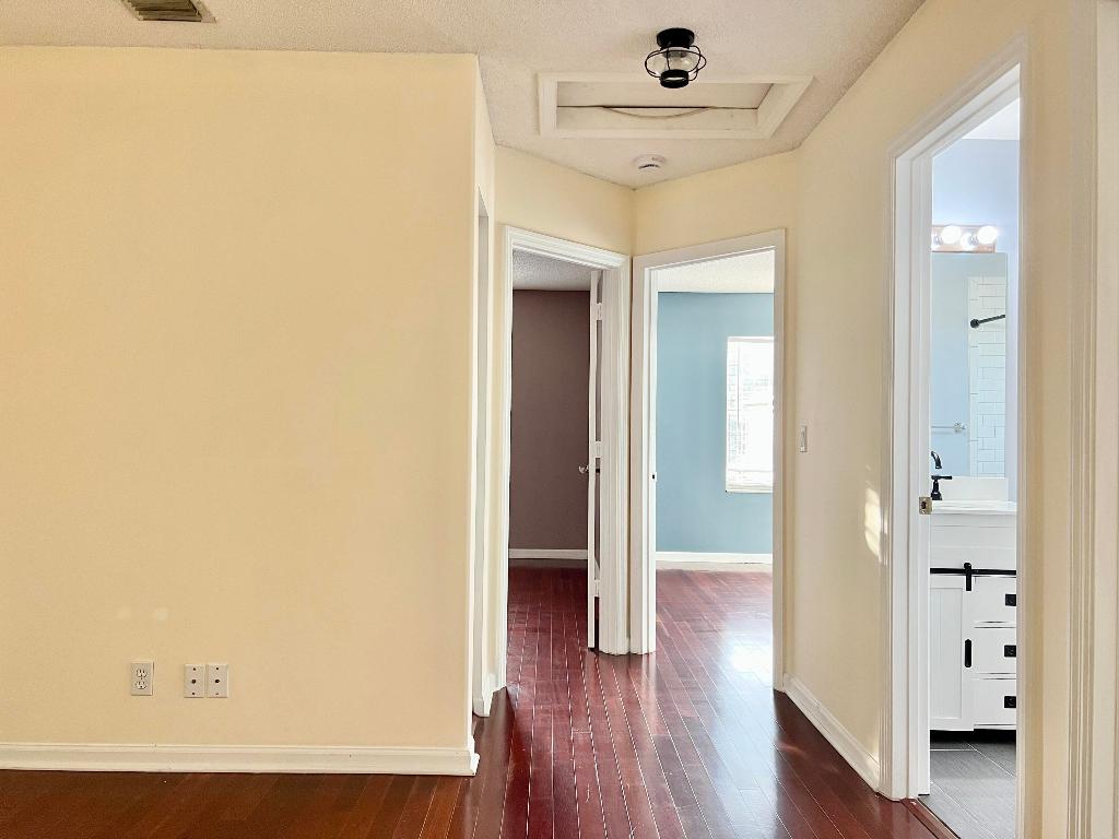 6069 Desert Inn Lake Worth, FL 33463