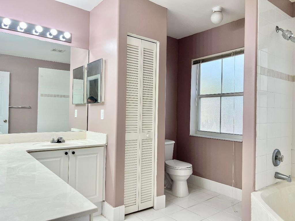 6069 Desert Inn Lake Worth, FL 33463