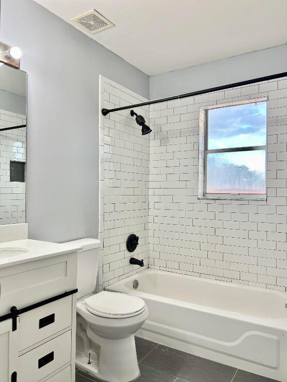 6069 Desert Inn Lake Worth, FL 33463