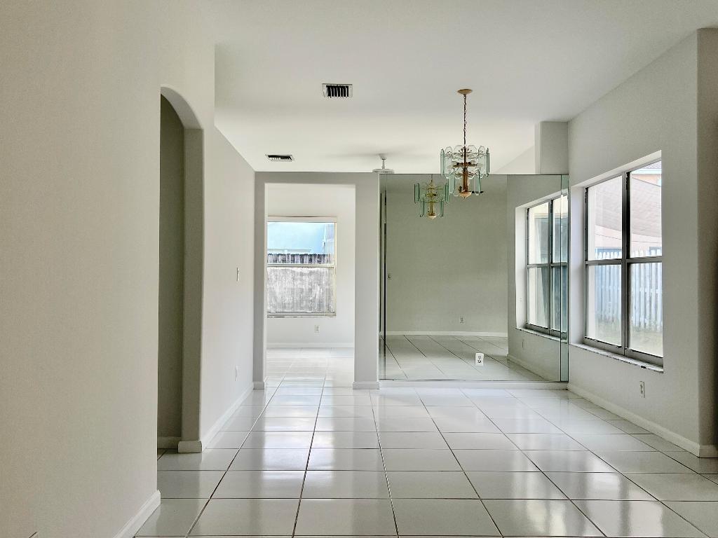 6069 Desert Inn Lake Worth, FL 33463