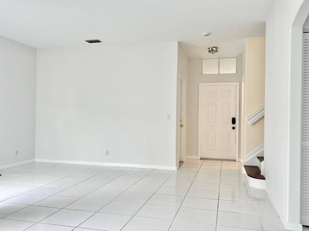 6069 Desert Inn Lake Worth, FL 33463