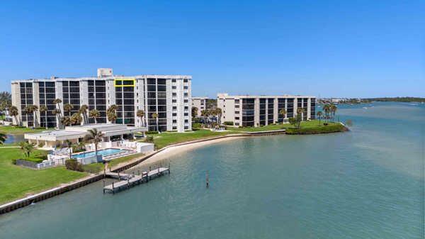 19800 Sandpointe Bay #802 Tequesta, FL 33469