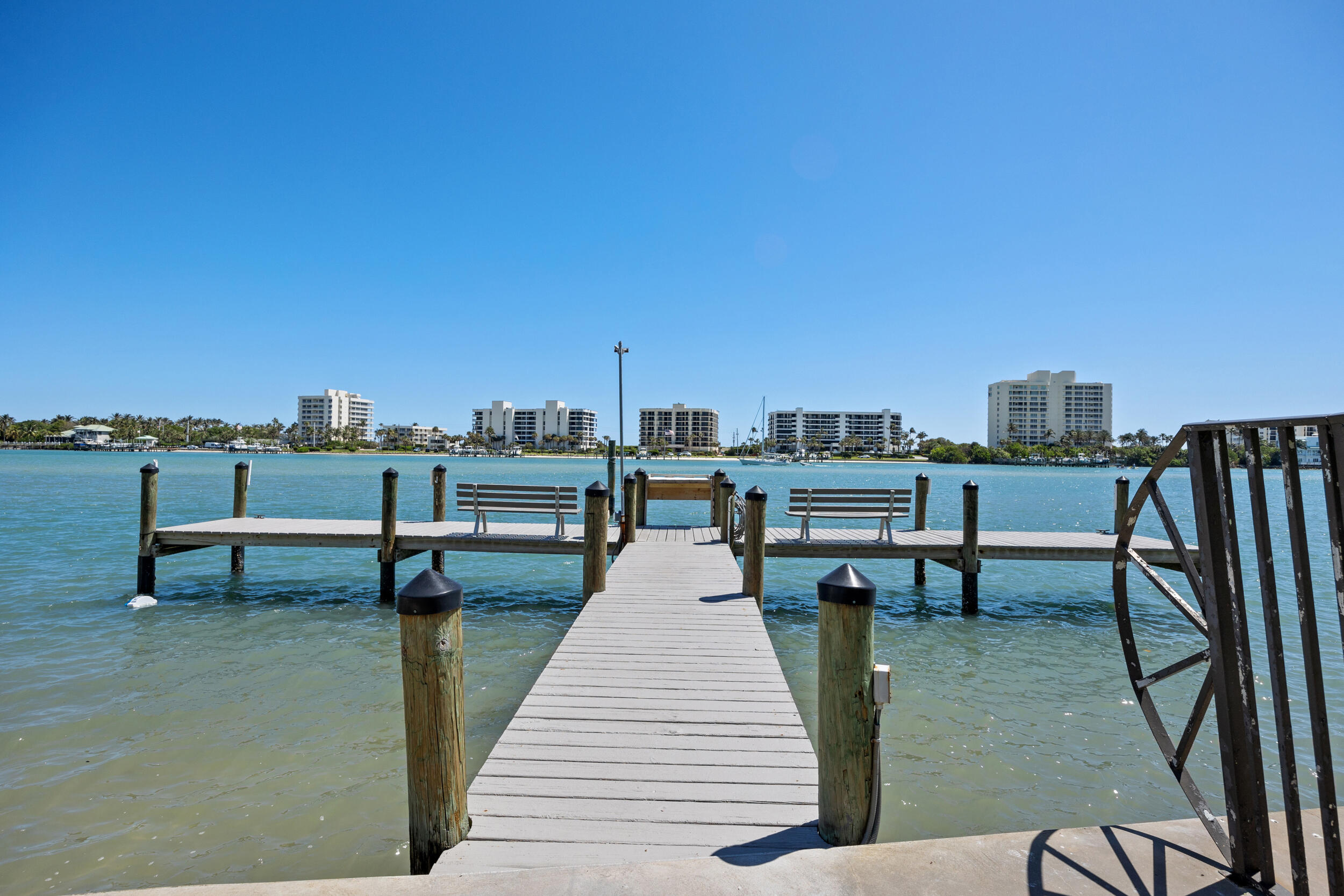 19800 Sandpointe Bay #802 Tequesta, FL 33469