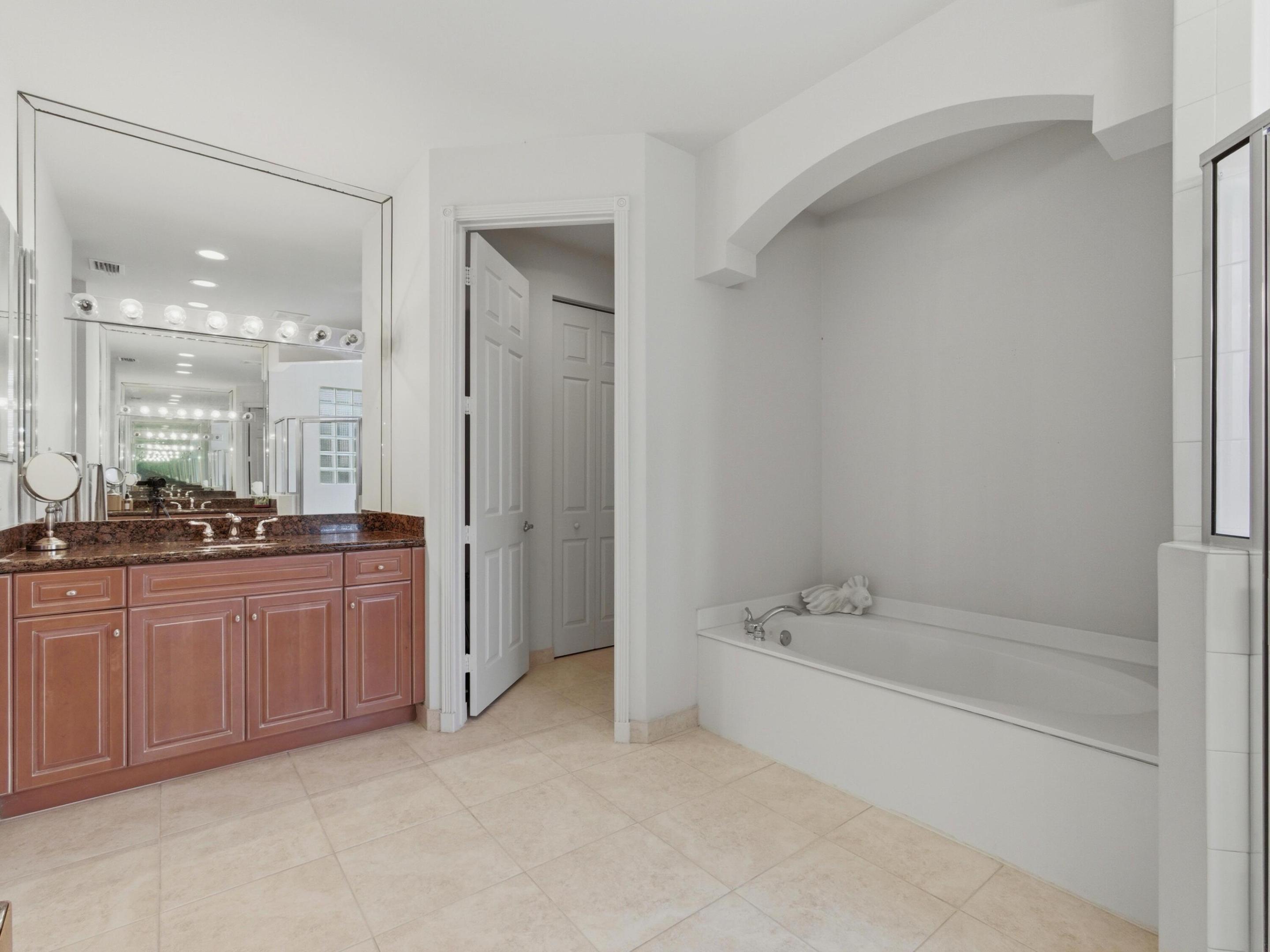 11082 Via Siena Boynton Beach, FL 33437