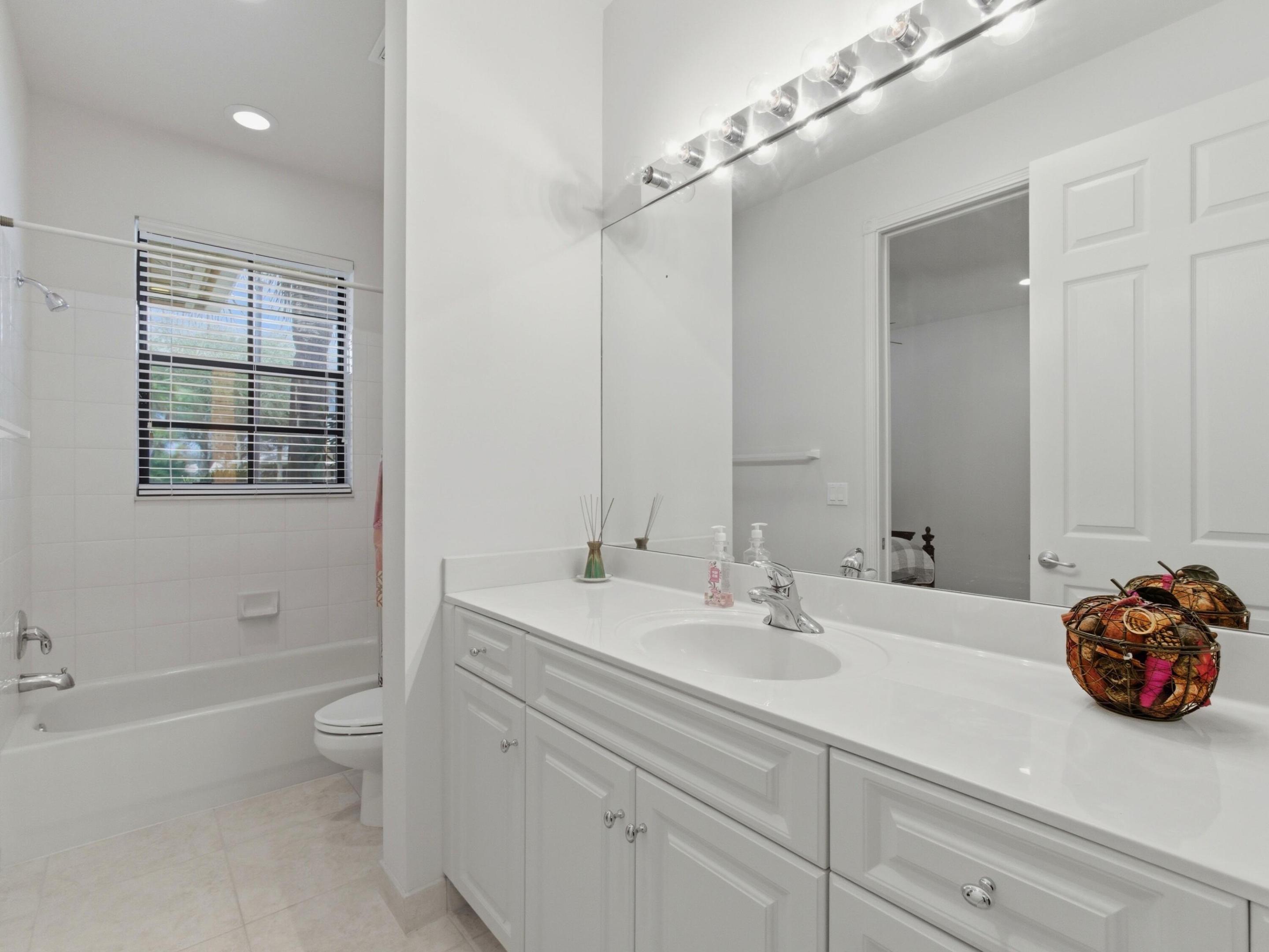 11082 Via Siena Boynton Beach, FL 33437