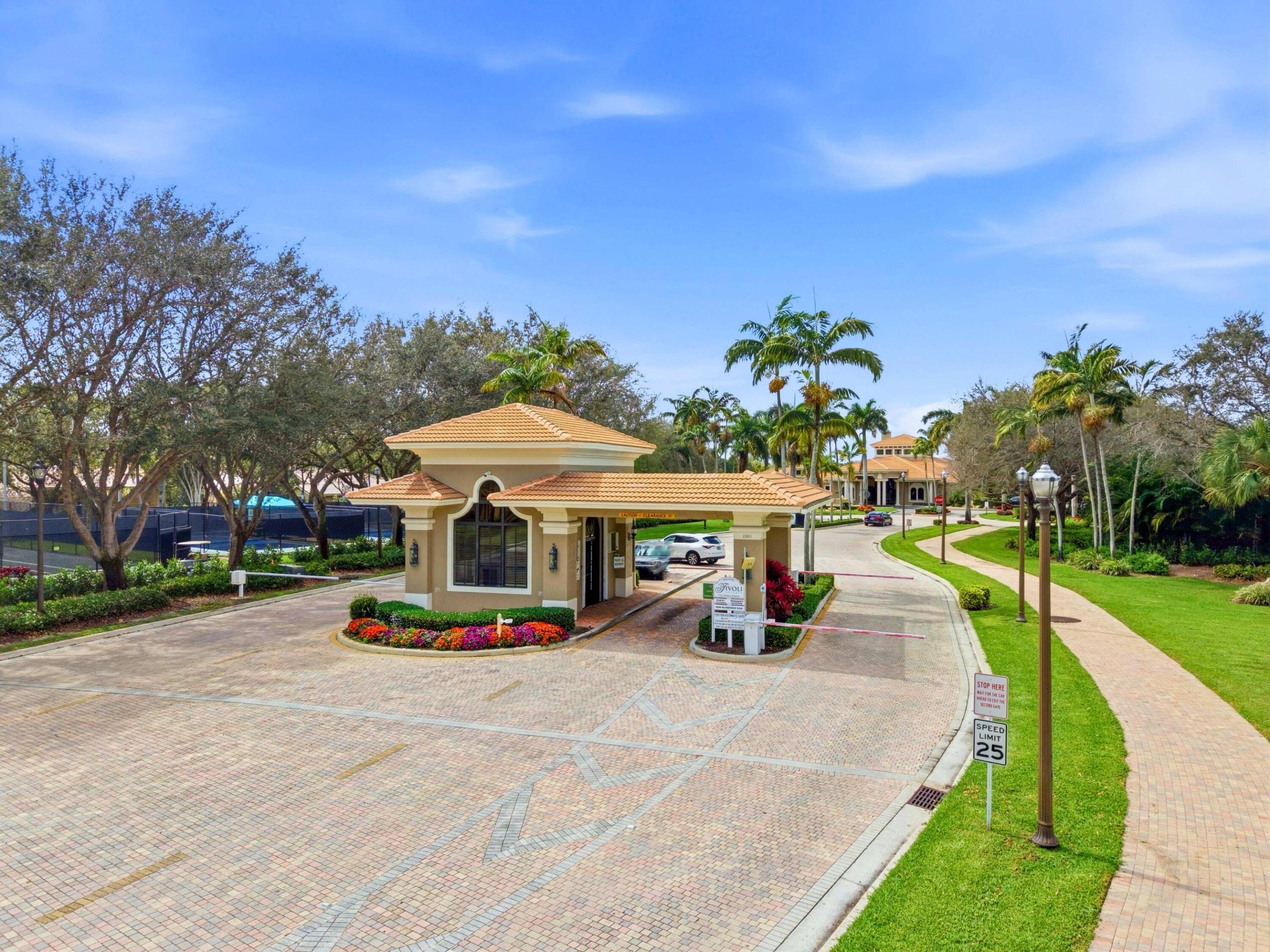 11082 Via Siena Boynton Beach, FL 33437