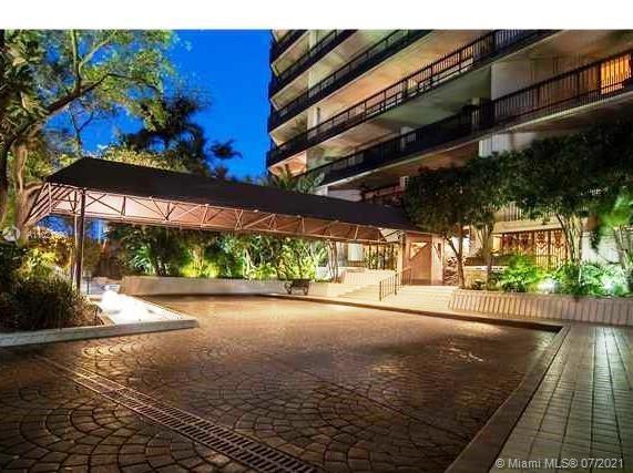 2901 S Bayshore Dr #12F Miami, FL 33133