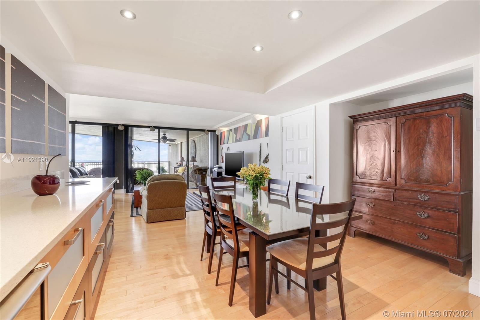 2901 S Bayshore Dr #12F Miami, FL 33133