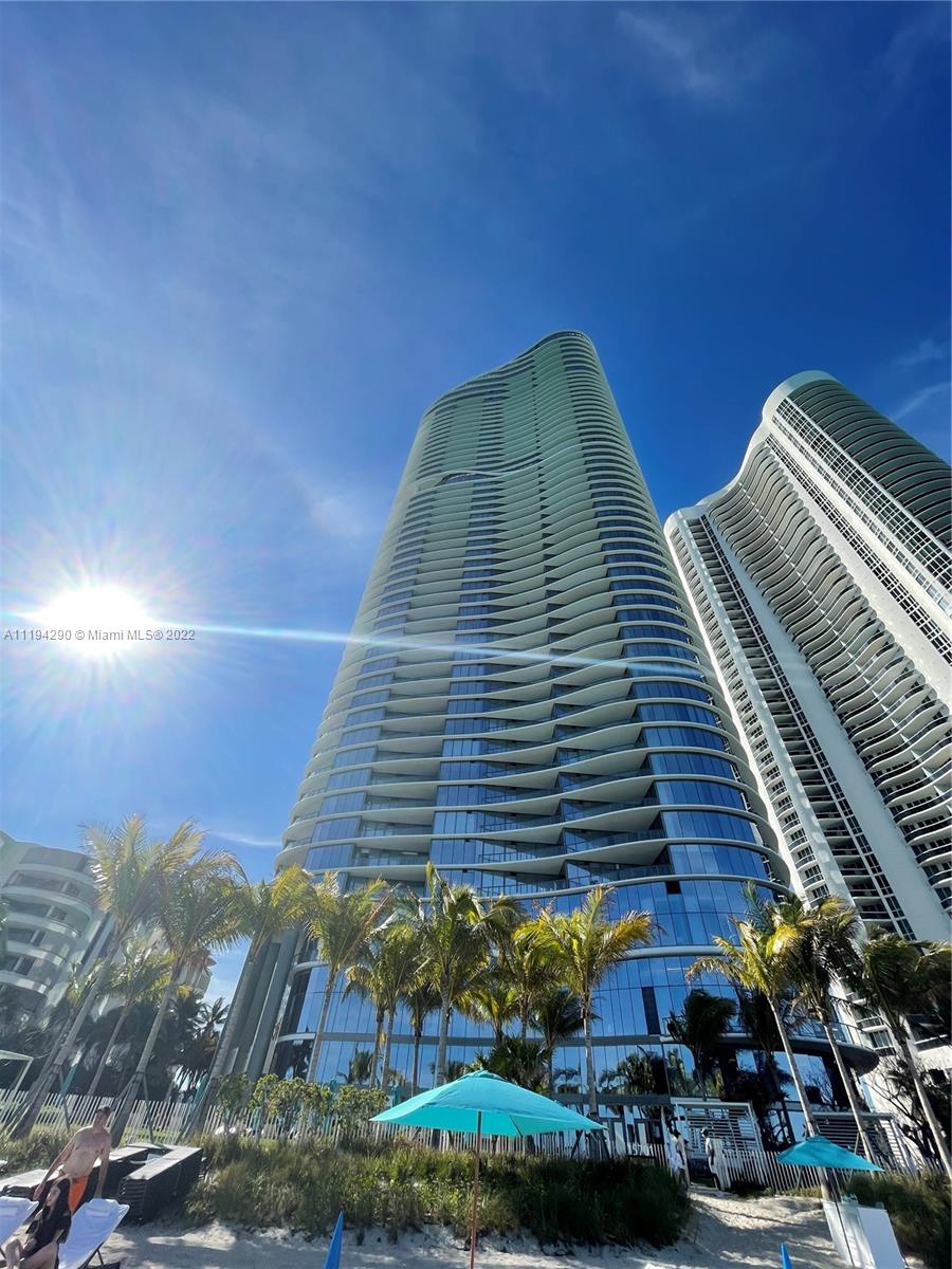 15701 Collins Ave