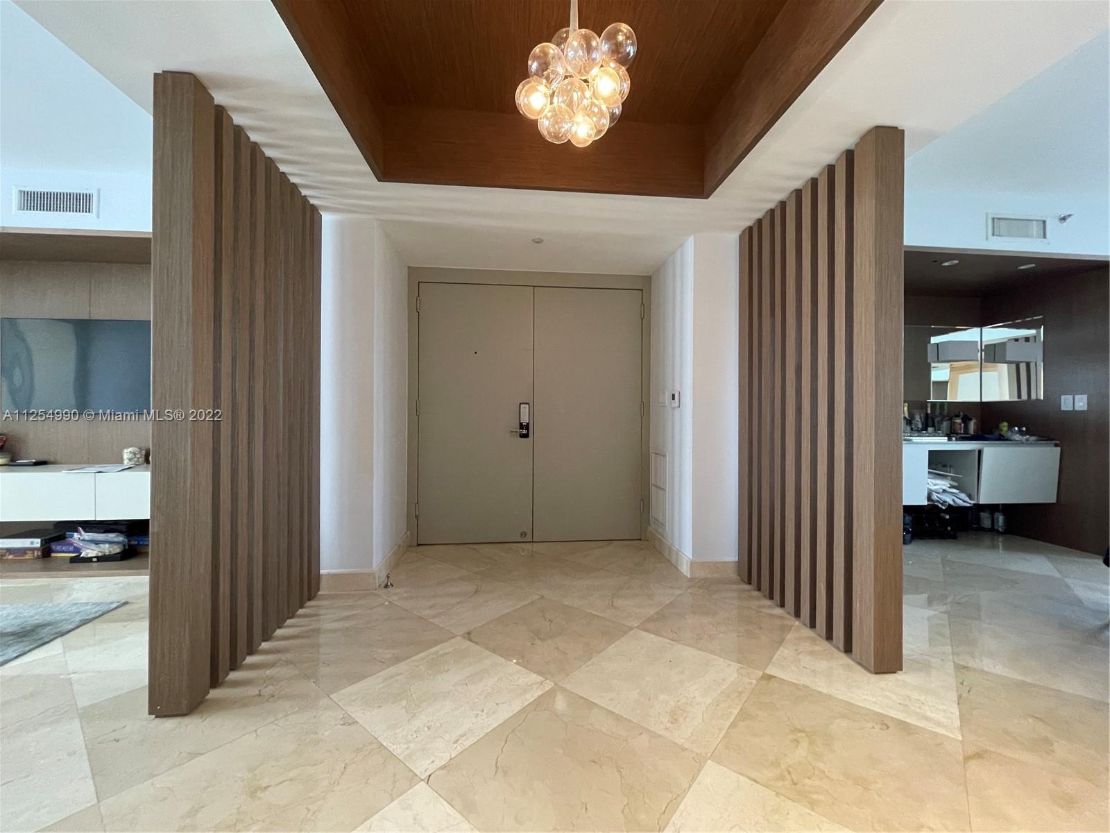 18911 Collins Ave #1004