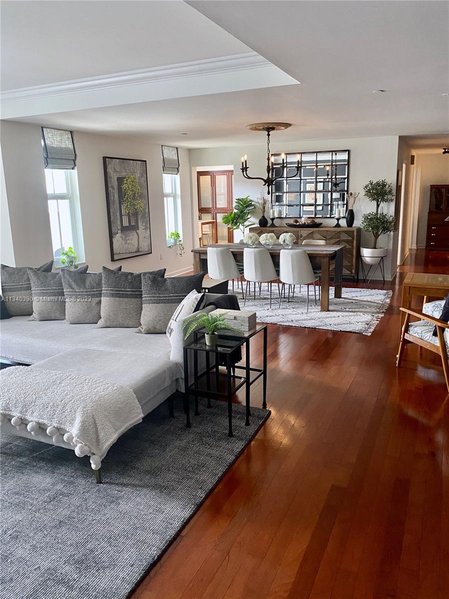 610 Valencia Ave 303, Coral Gables MLS A11340390 For Sale