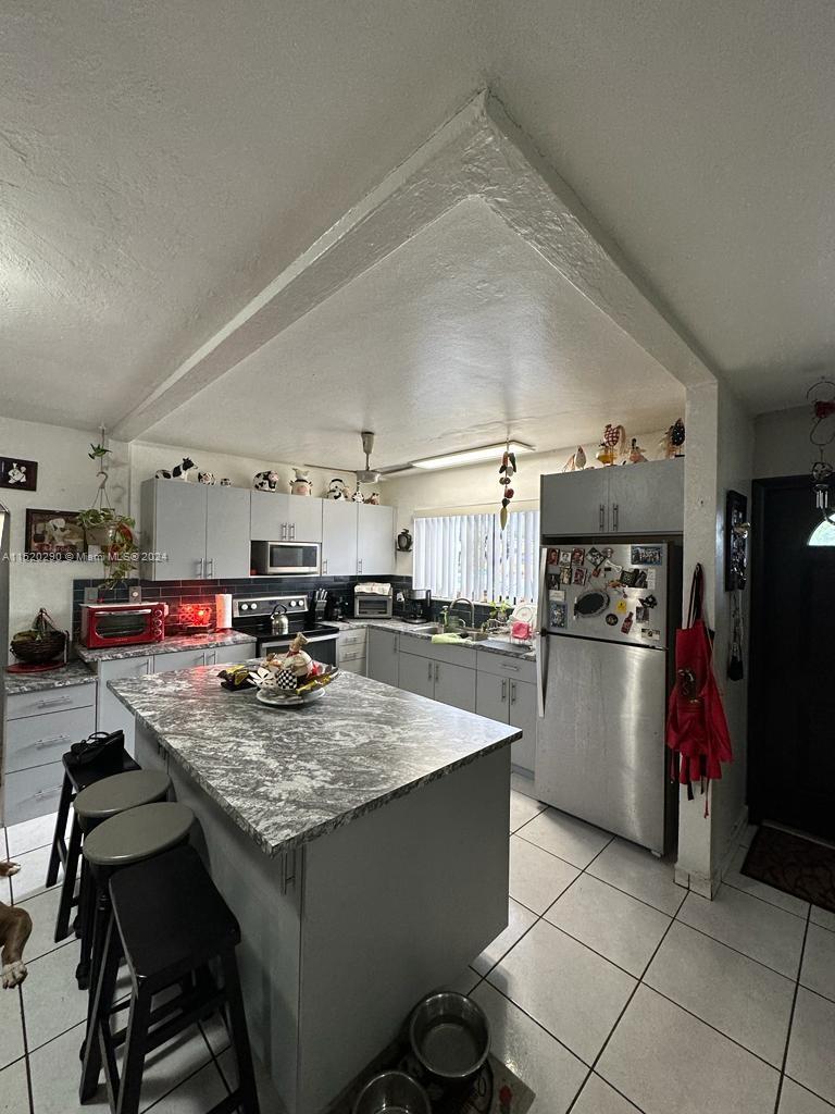 1450 NE 117th St,Miami, FL 33161