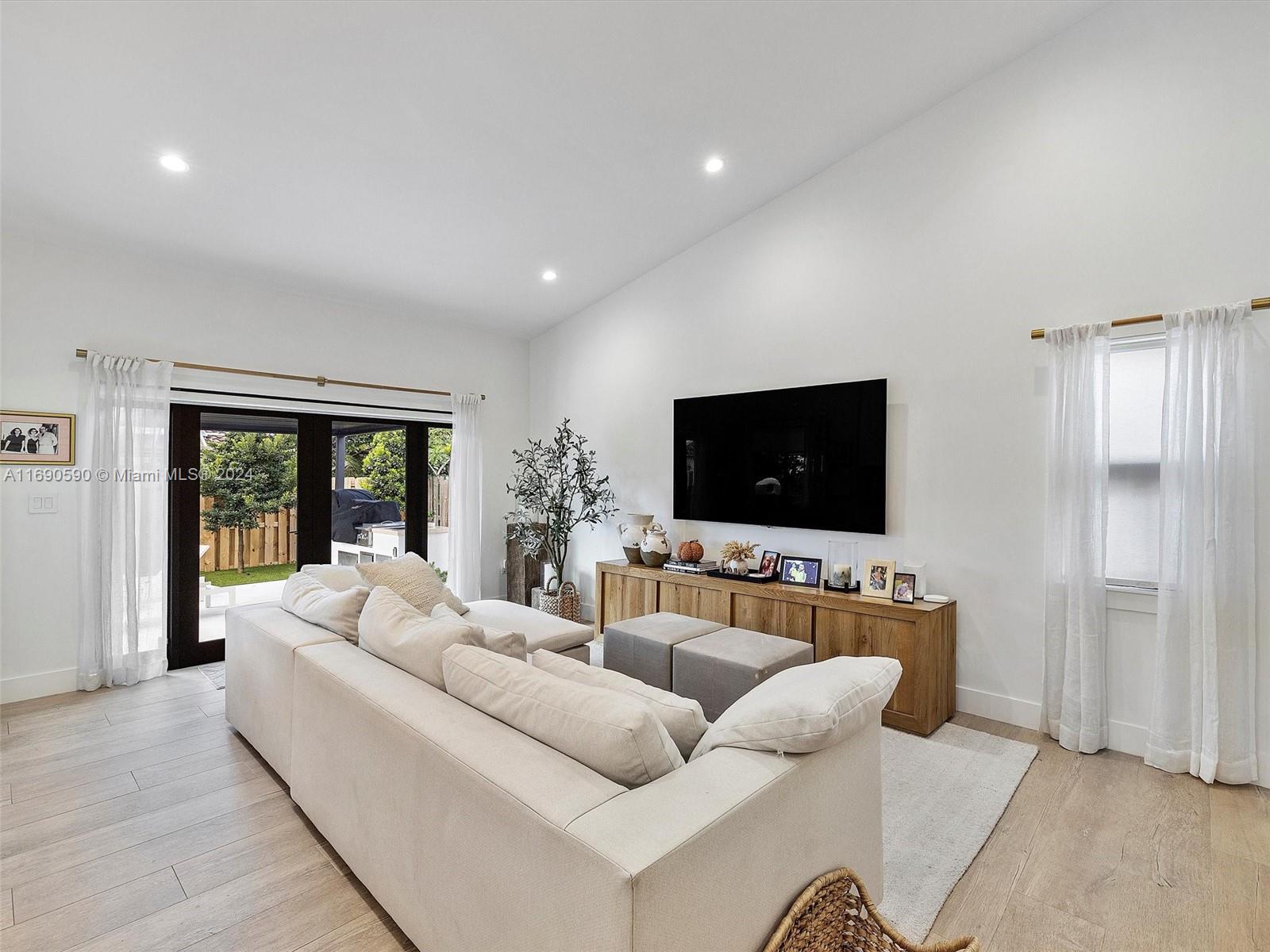 3776 SW 107th Ct Miami, FL 33165