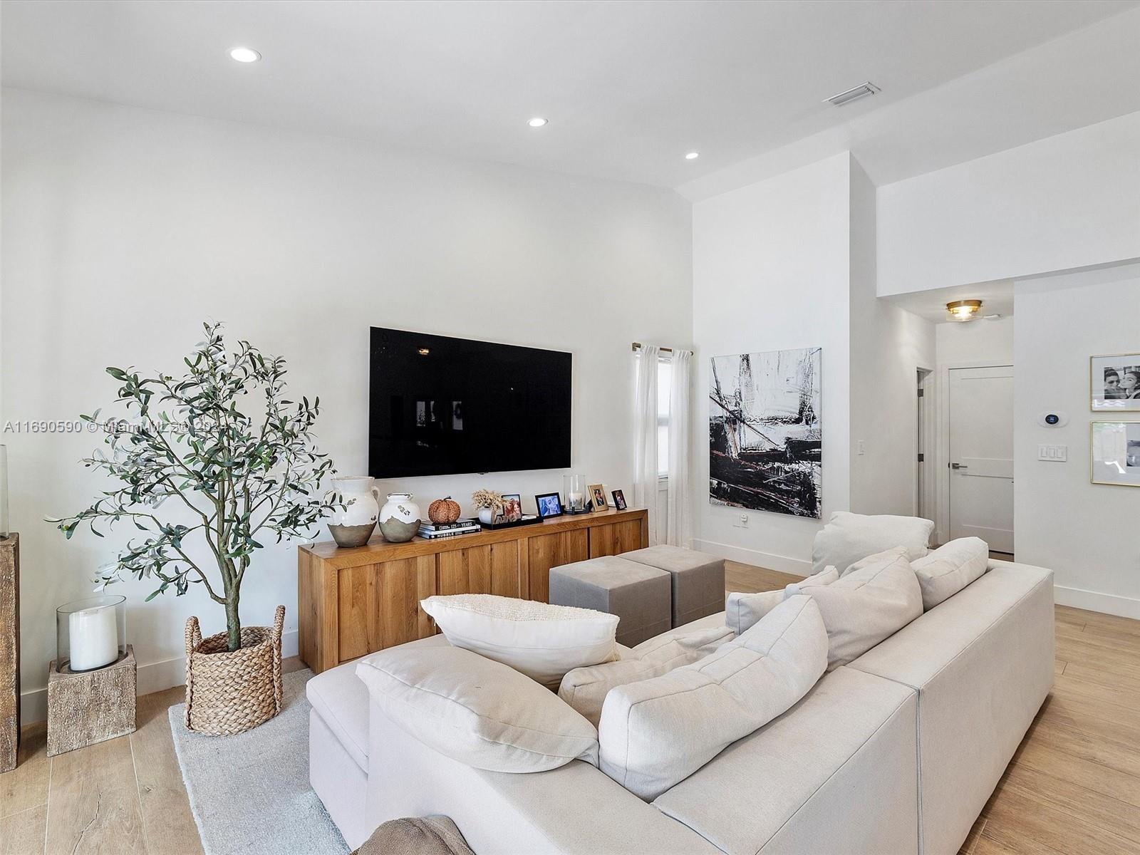 3776 SW 107th Ct Miami, FL 33165