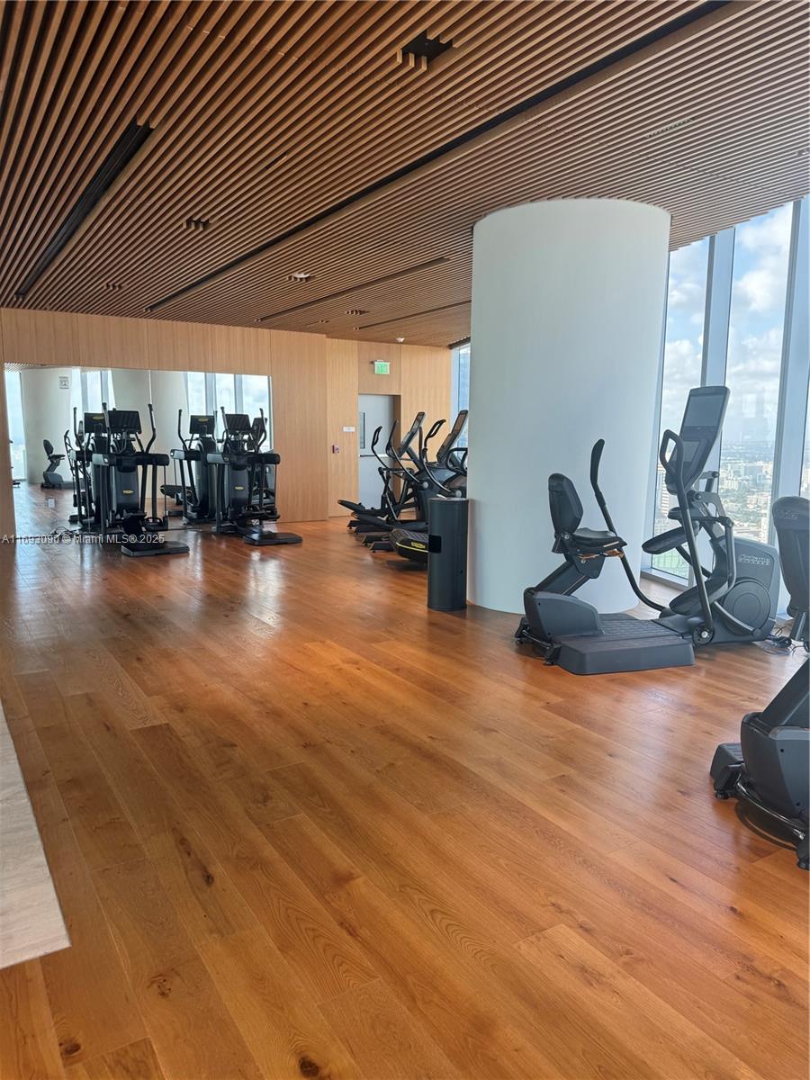 image Aston Martin Residences55