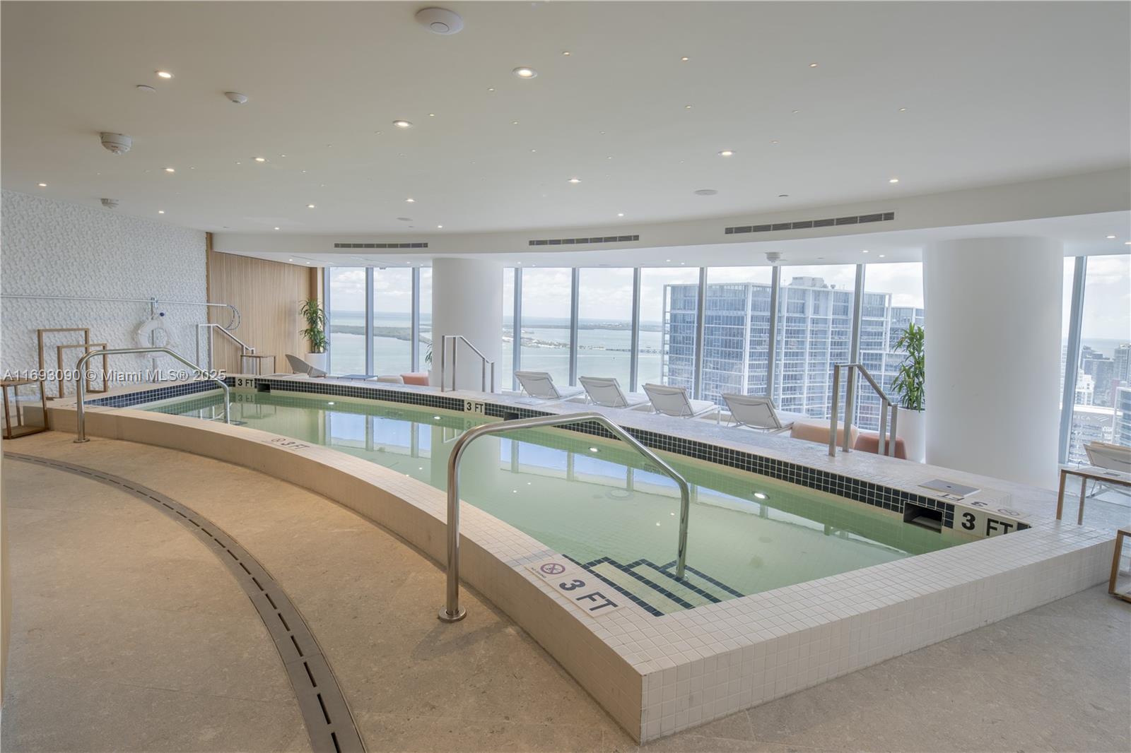 image Aston Martin Residences56