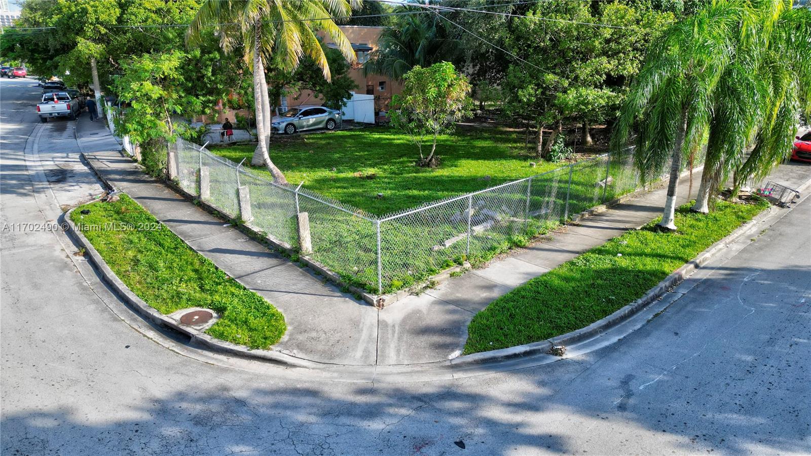 280 NW 33rd St Miami, FL 33127