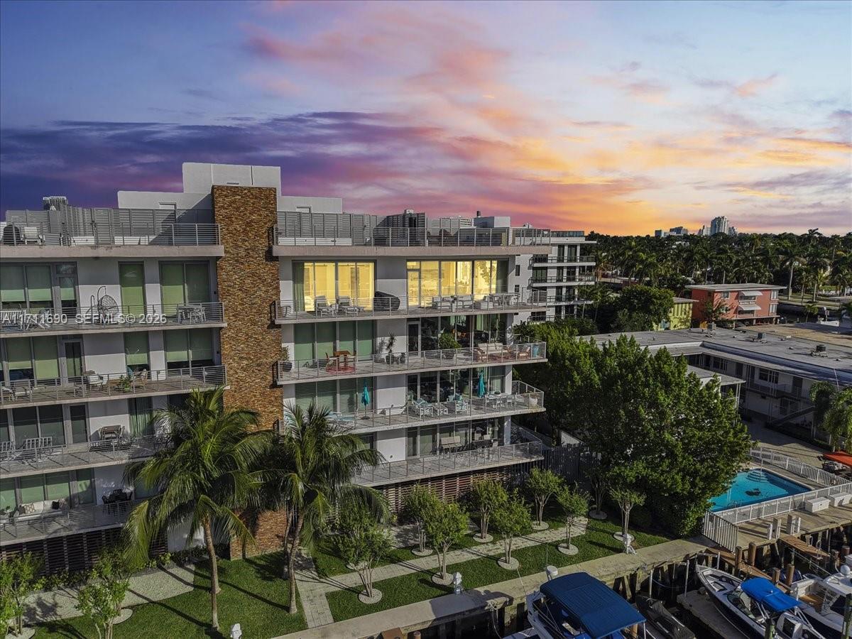 21 Isle Of Venice Dr #PH1 Fort Lauderdale, FL 33301