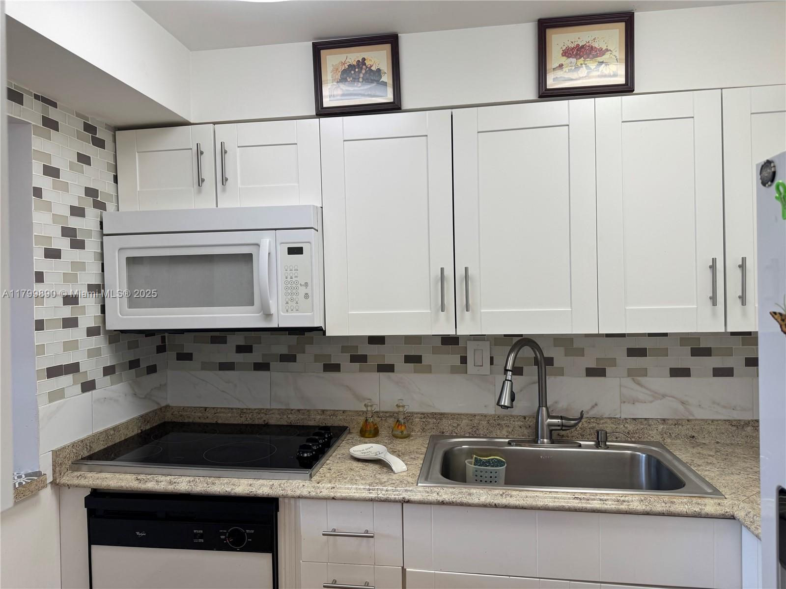 9021 Sunrise Lks Blvd #115