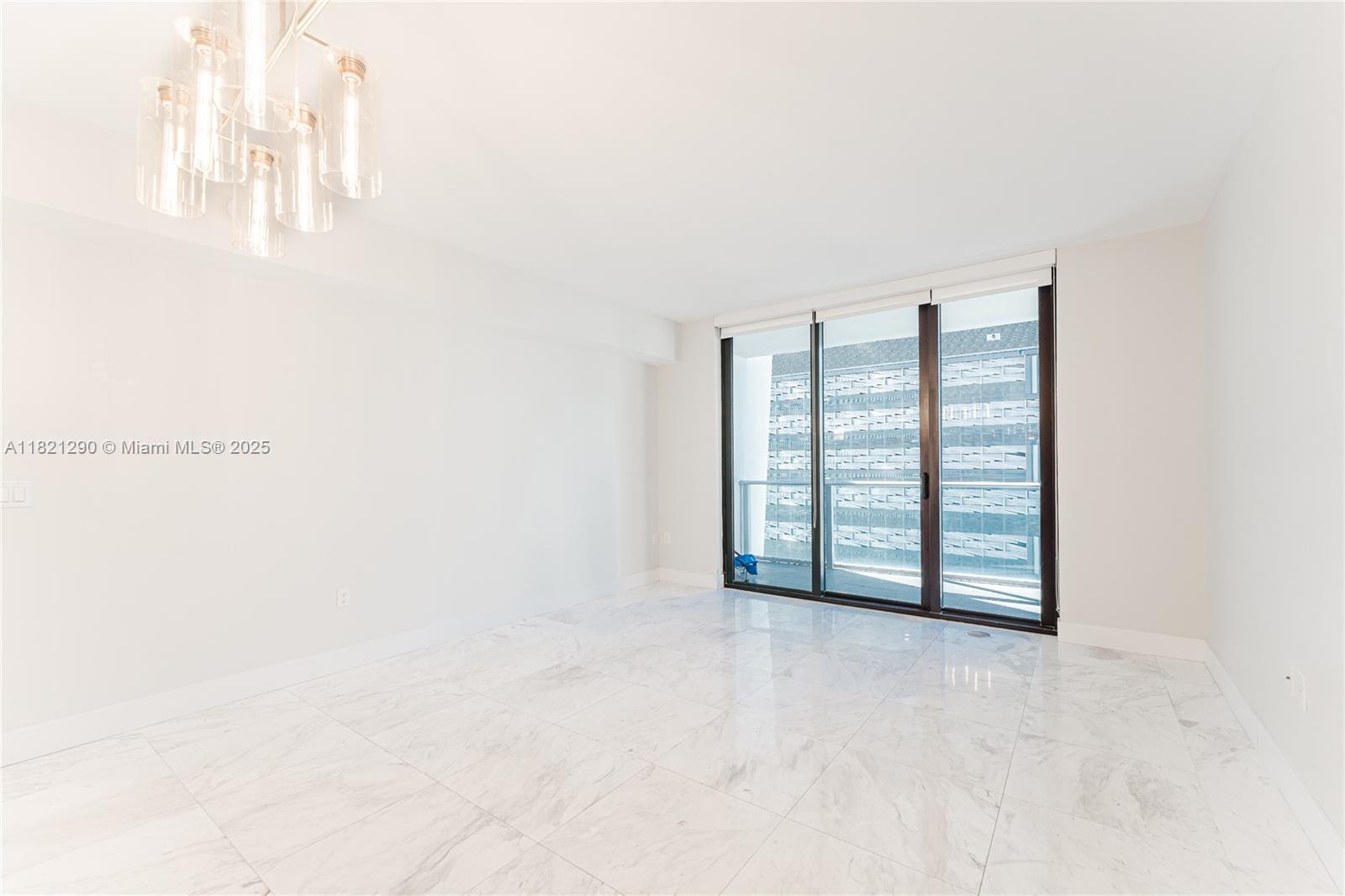 image !010 Brickell10