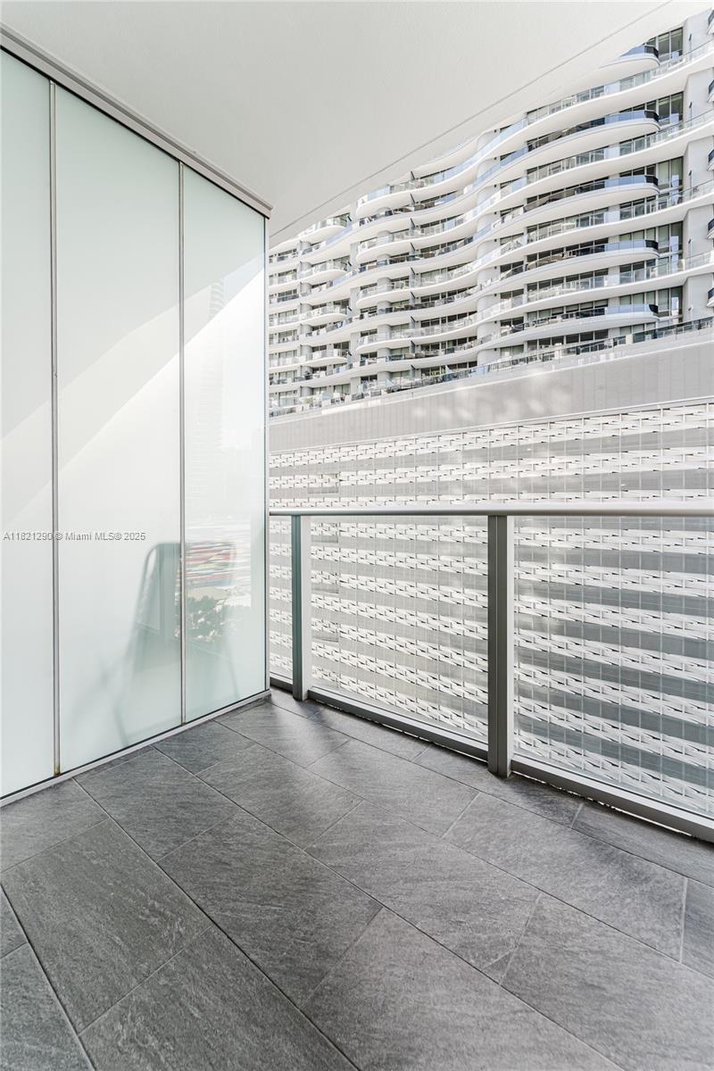 image !010 Brickell34