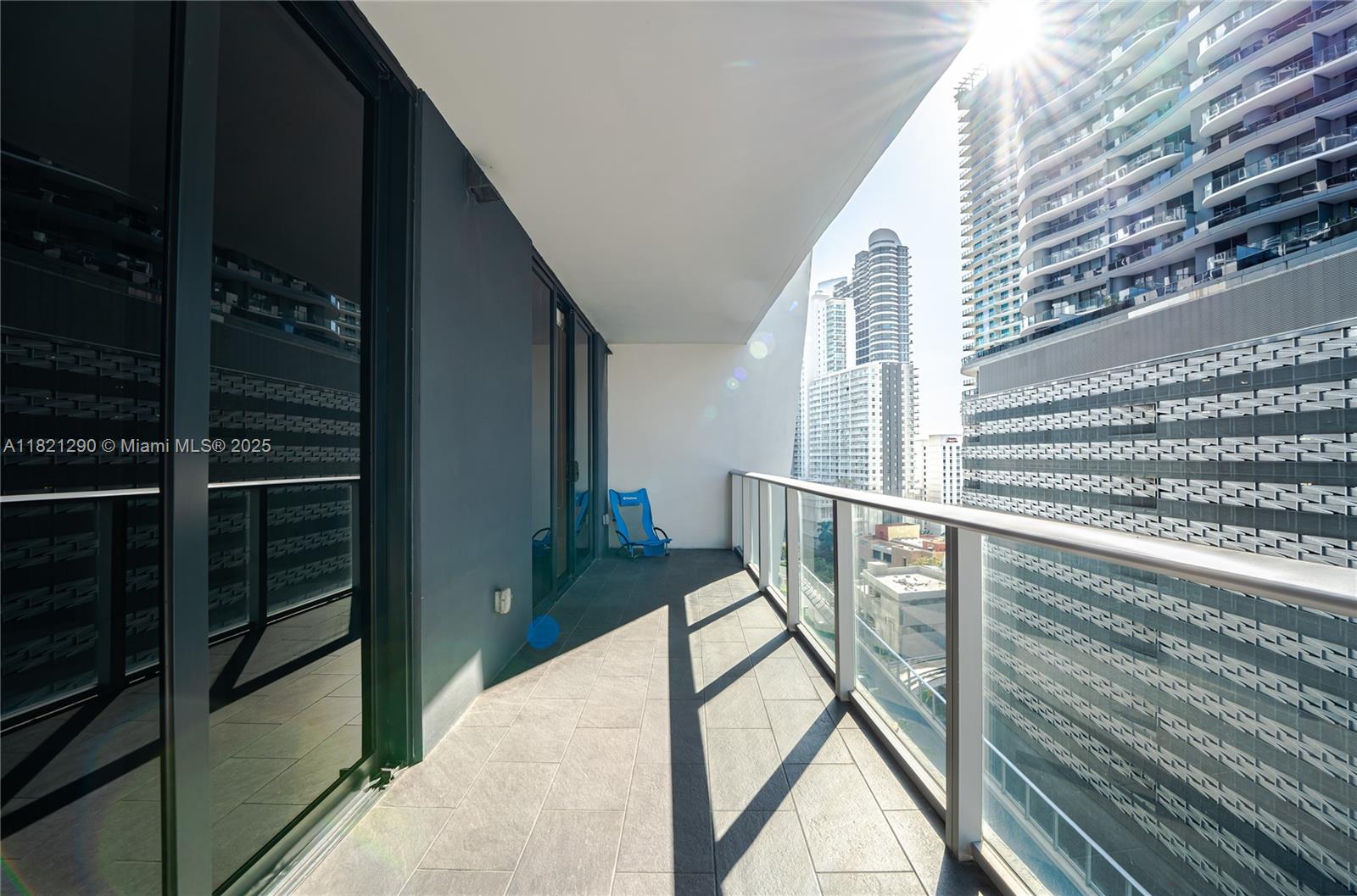 image !010 Brickell43